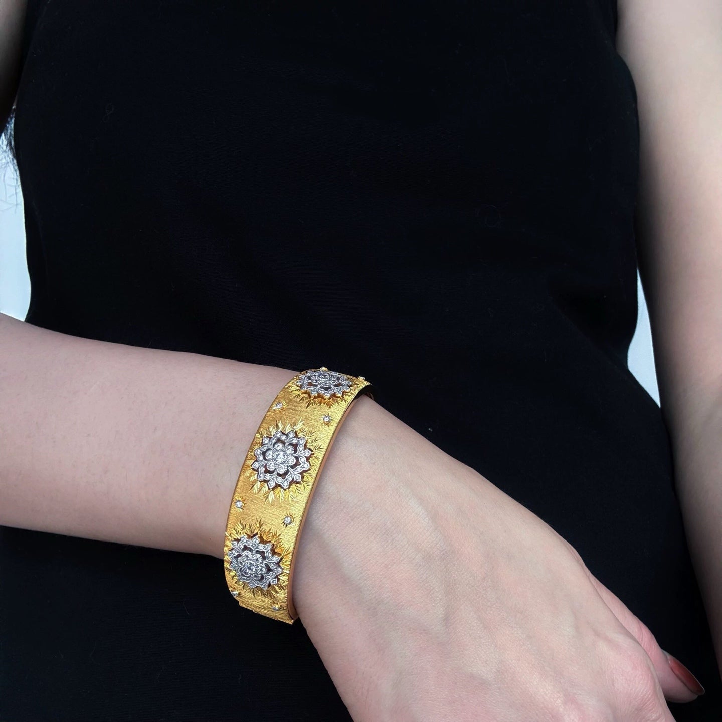 Snowflake - Embellished Wide Cuff Bracelet – Brushed Gold - floysun