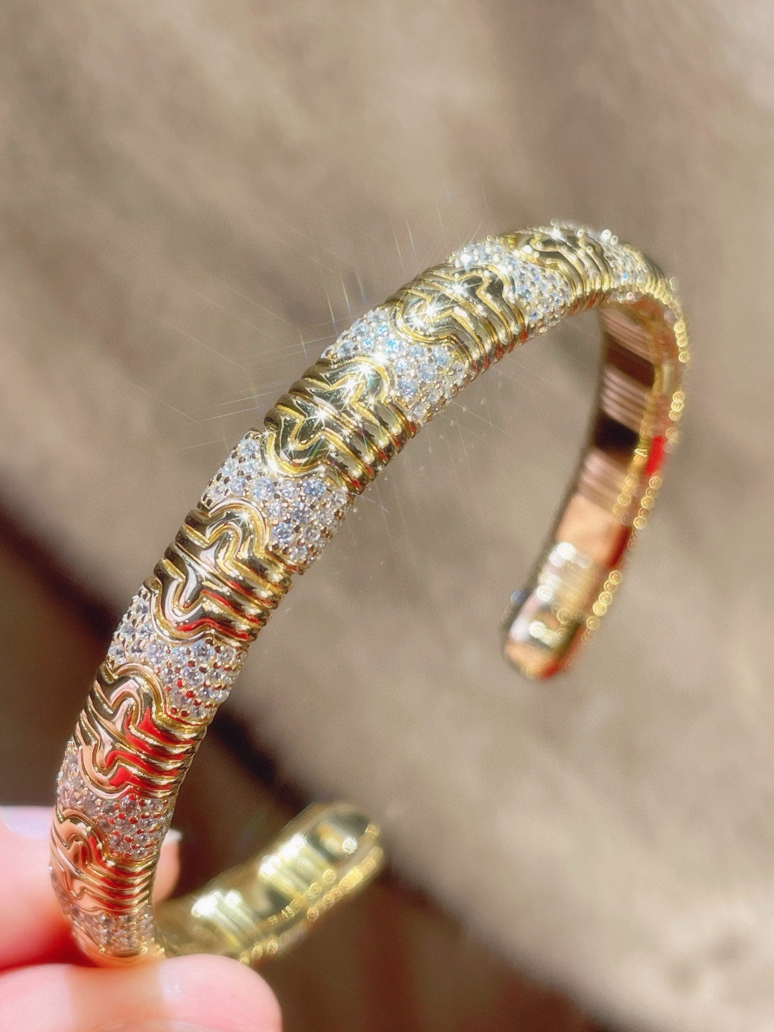 Spiga Sparkling Diamond Stretch Cuff Bracelet - floysun