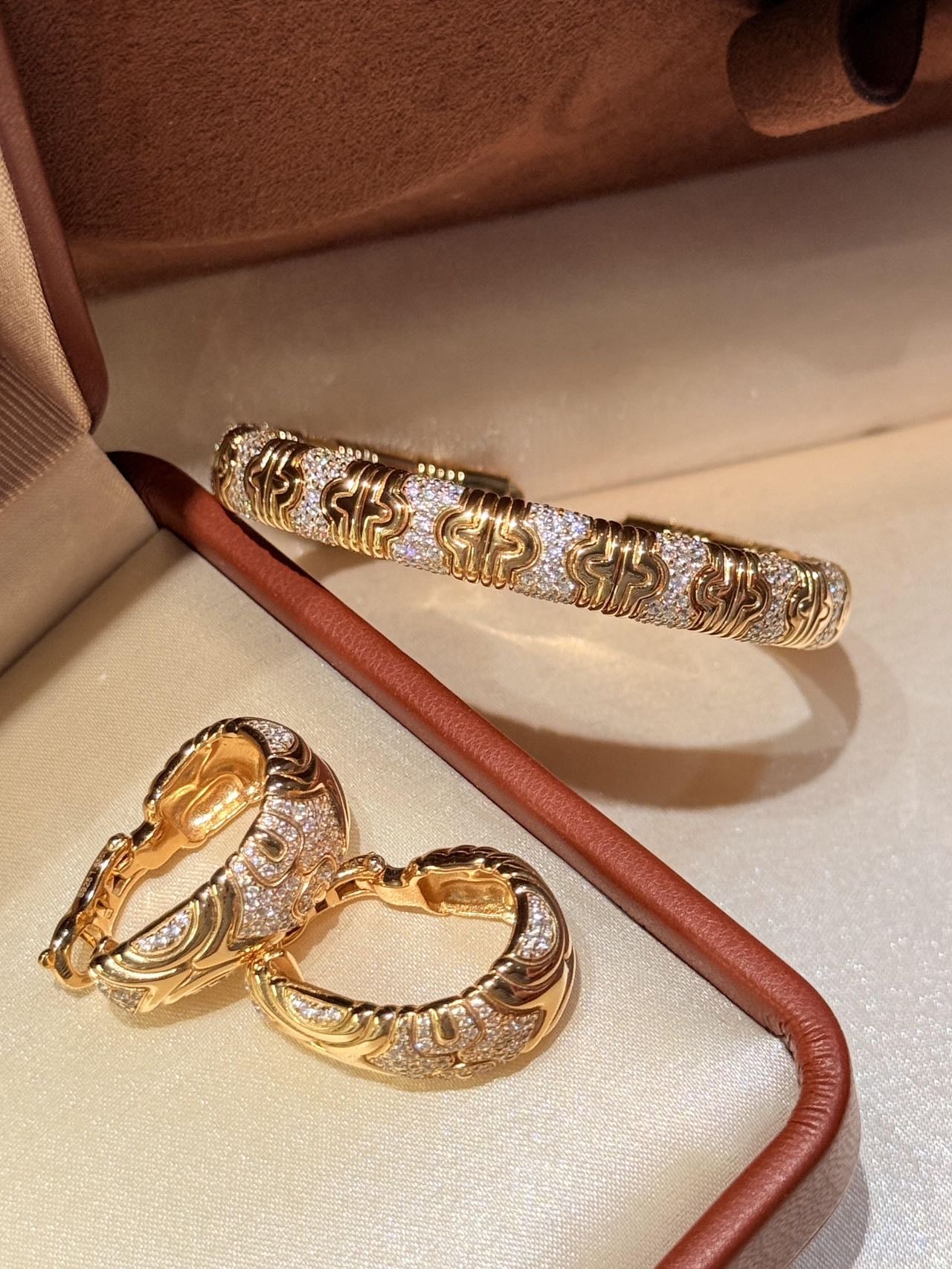 Spiga Sparkling Diamond Stretch Cuff Bracelet - floysun