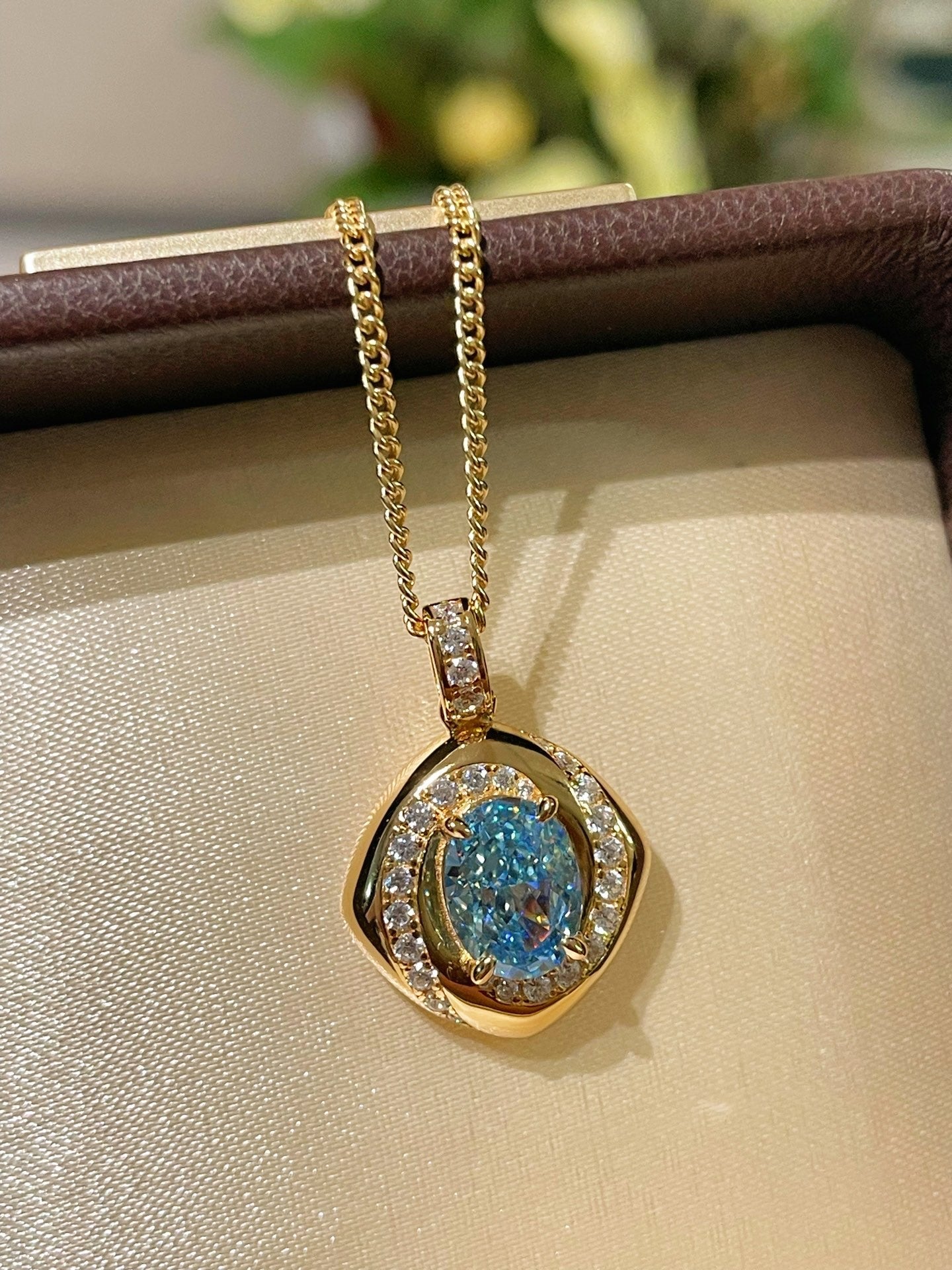 Spiral Glow Aquamarine Necklace - floysun