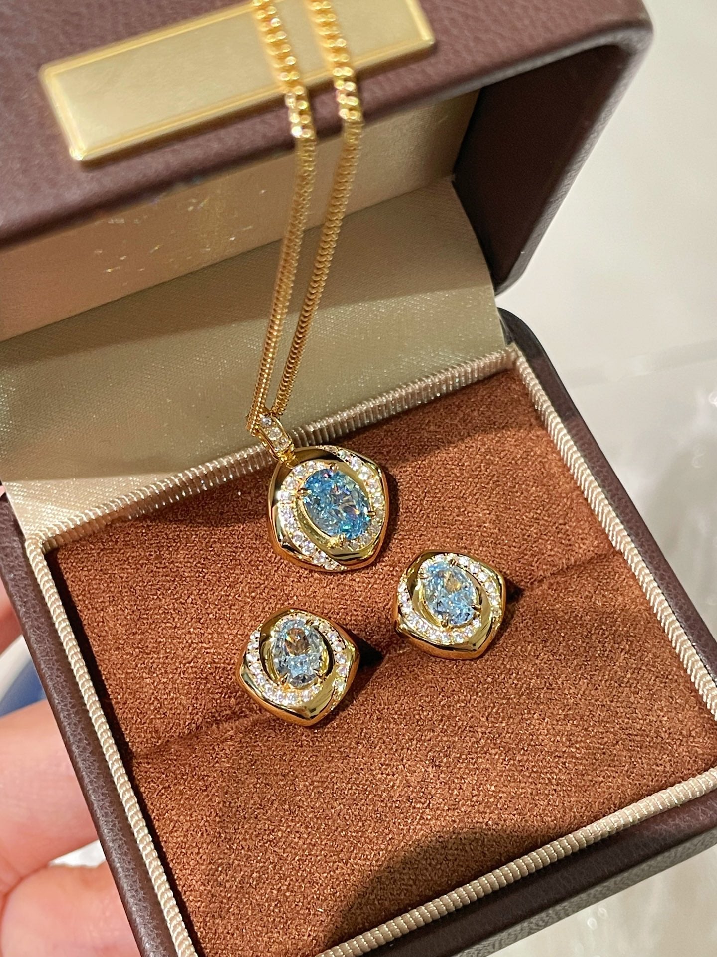 Spiral Glow Aquamarine Stud Earrings - floysun