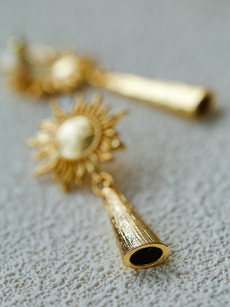 Sunrise Gleam – Brushed Metal Tassel Earrings - Gold - floysun