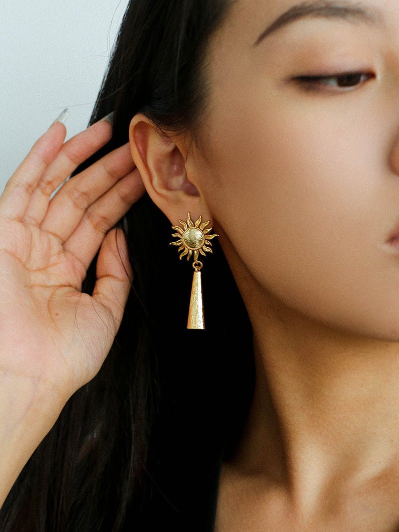 Sunrise Gleam – Brushed Metal Tassel Earrings - Gold - floysun