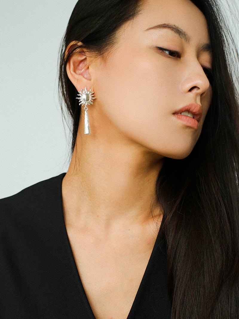 Sunrise Gleam – Brushed Metal Tassel Earrings - Silver - floysun