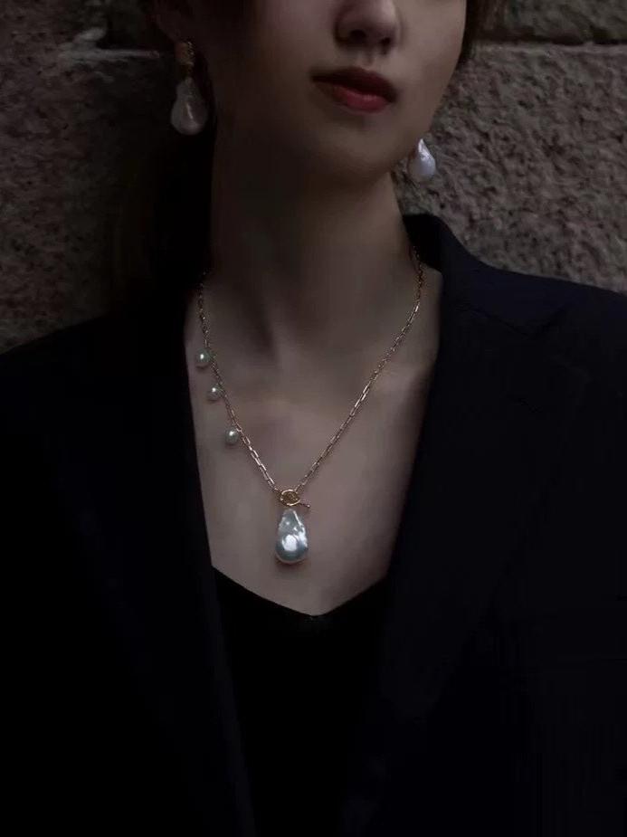 Suqare Chain Baroque Pearl Clip - on Pendants Necklace - floysun