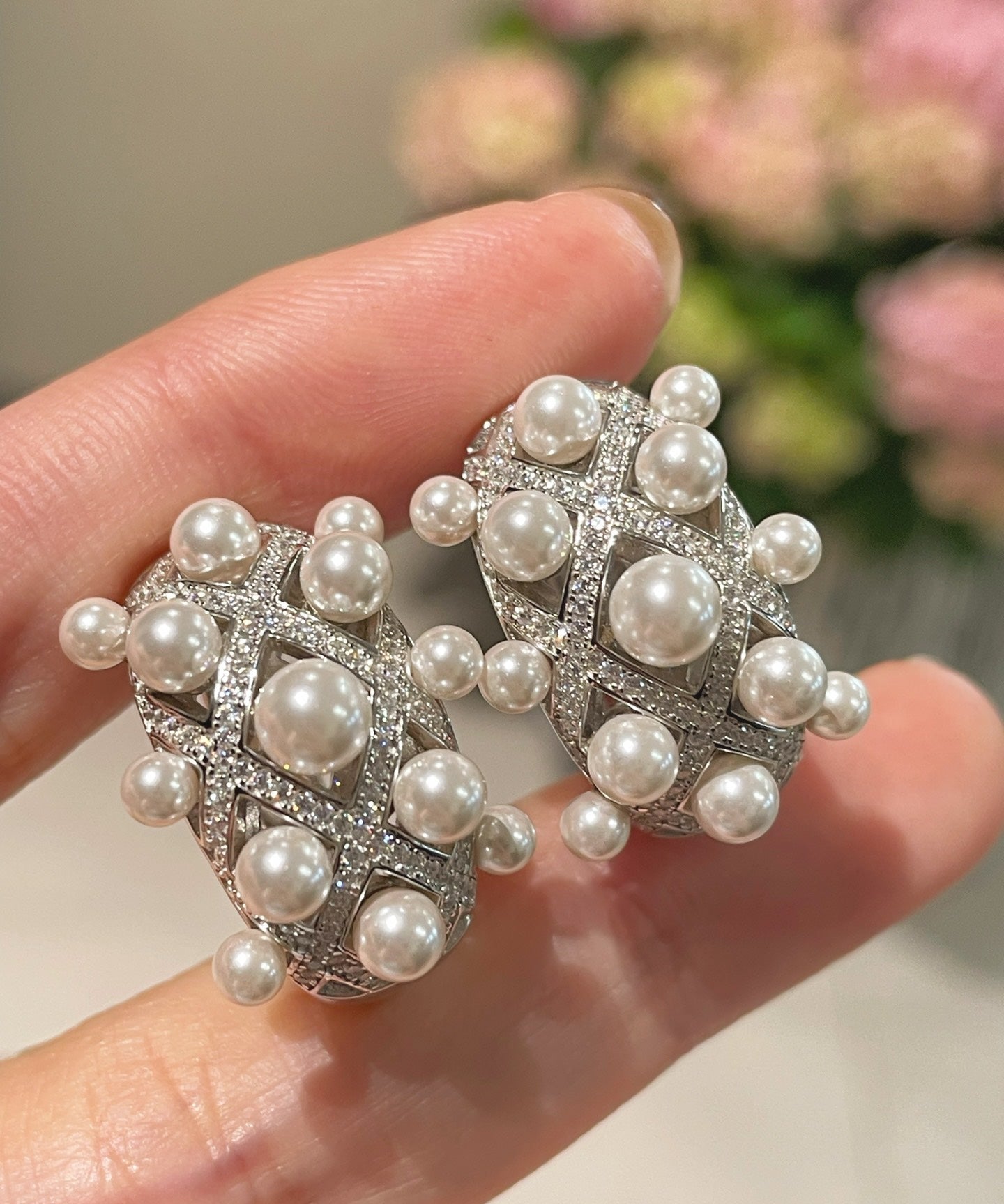 Swarovski Pearl Vintage Quilted Hoop Earrings - floysun