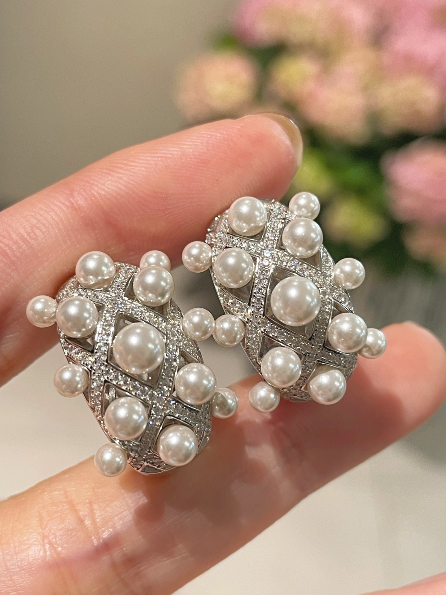 Swarovski Pearl Vintage Quilted Hoop Earrings - floysun