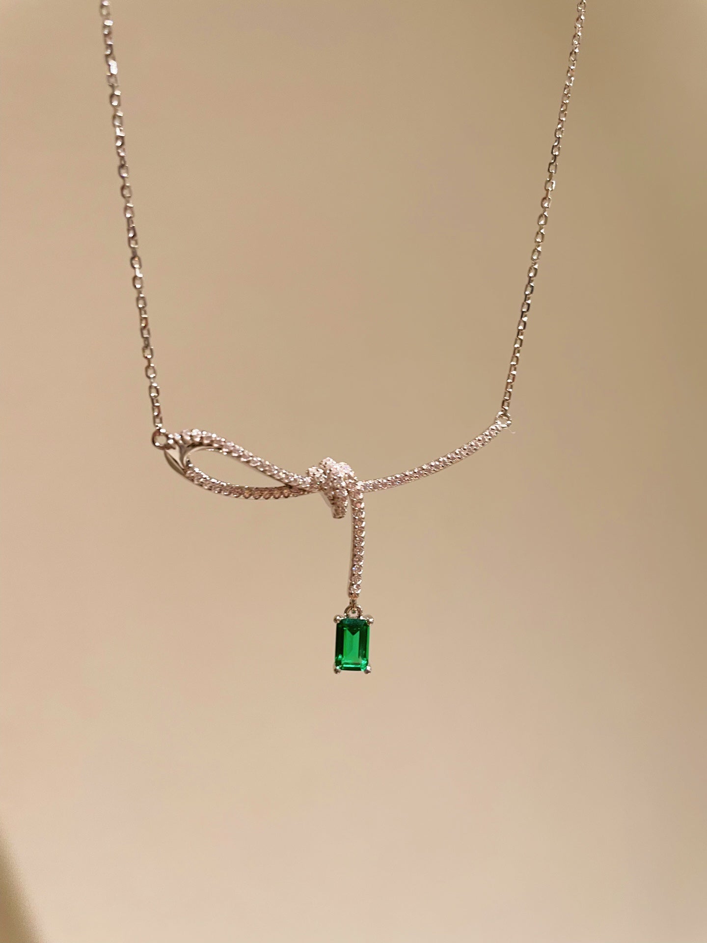 Sweet & Chic Emerald T - Cut Bow Necklace - floysun