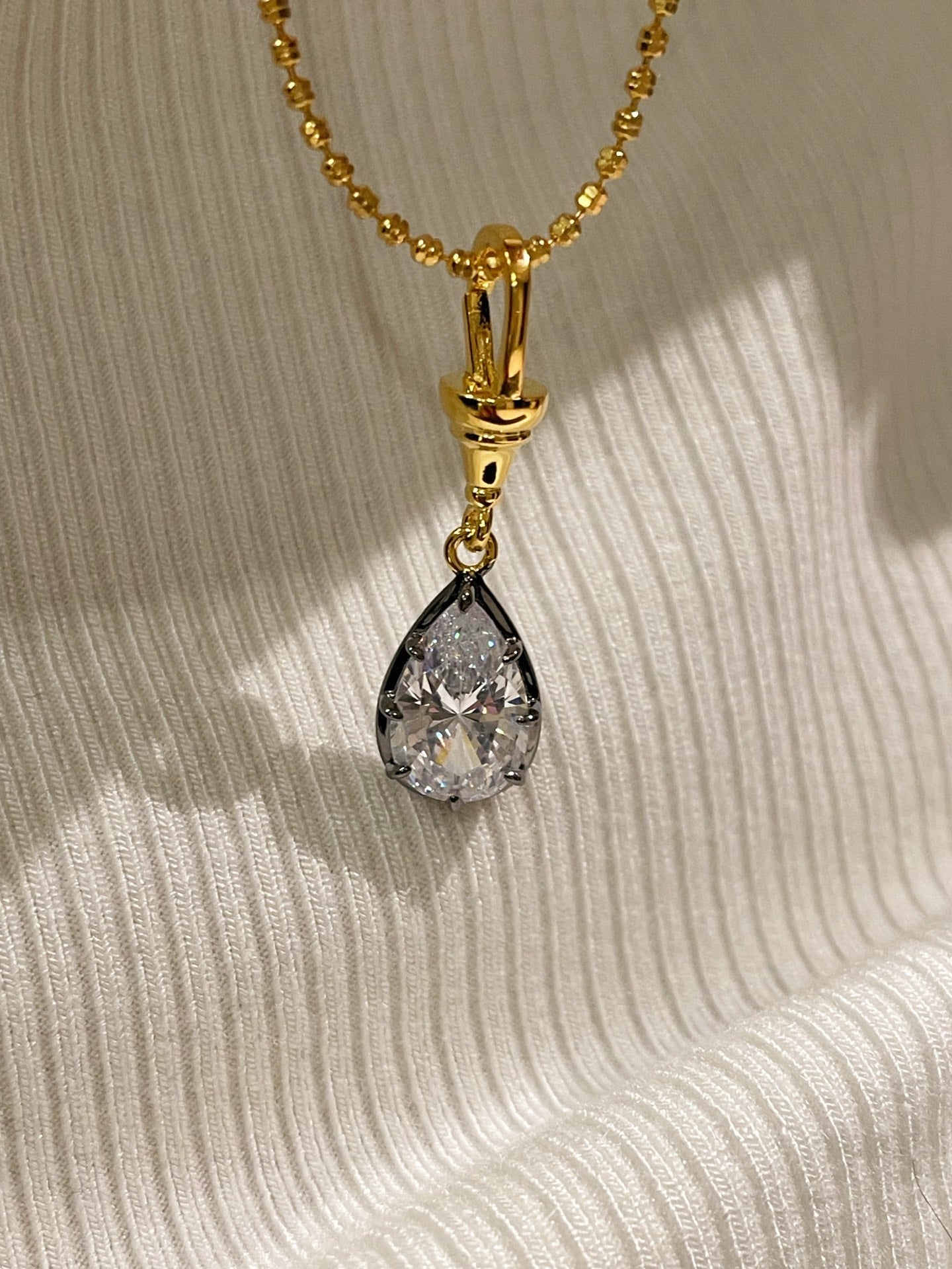 T - Bar Lab - Grown Diamond Necklace in Black & Gold - Teardrop Pendant - floysun
