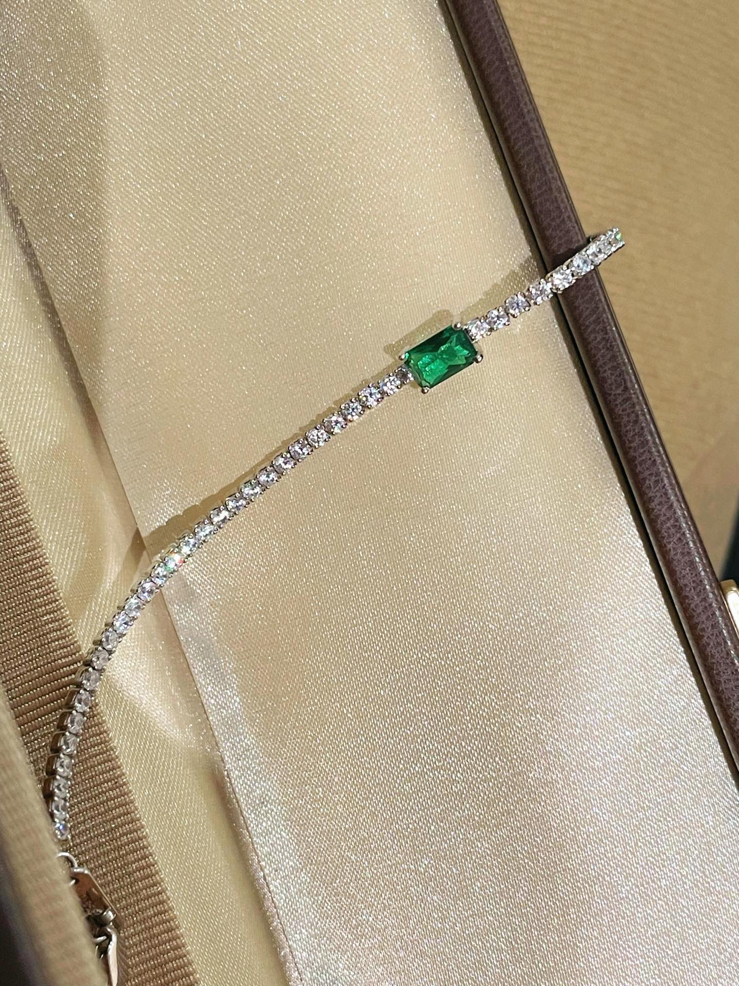T - Cut Emerald Sparkle Bracelet - floysun