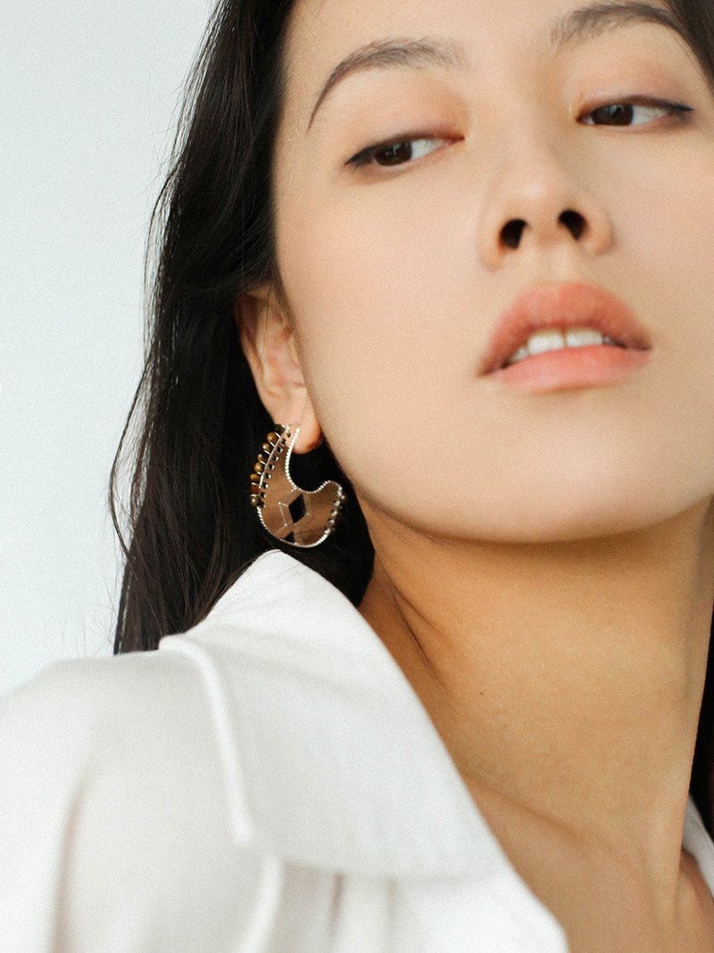 Tribal Echo Carved Totem Cutout Earrings - Gold - floysun