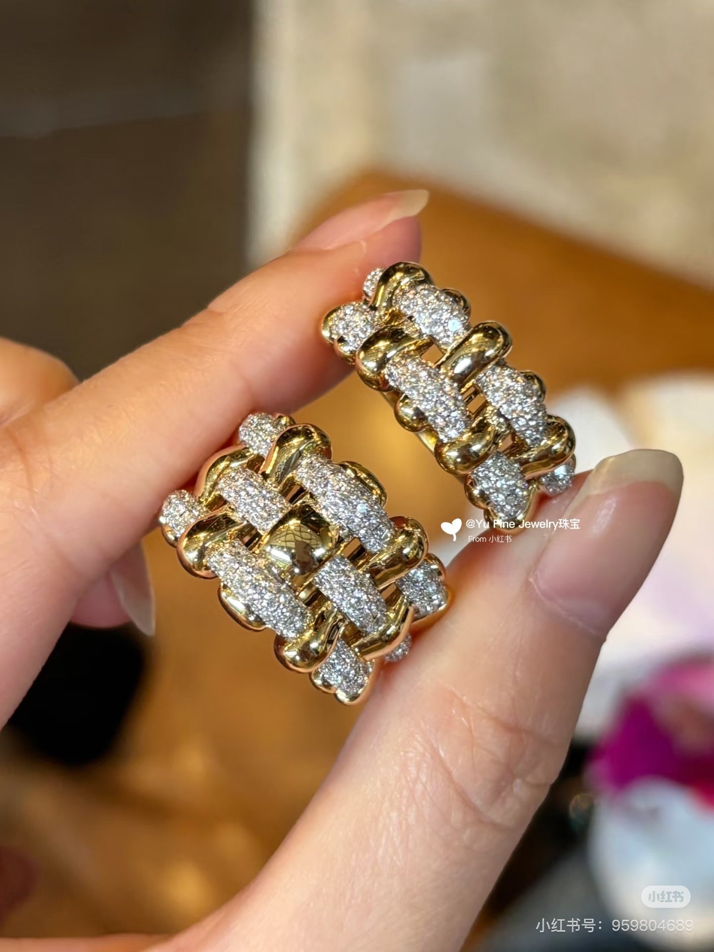 Two - Tone Checkered Pavé Wide Ring - floysun