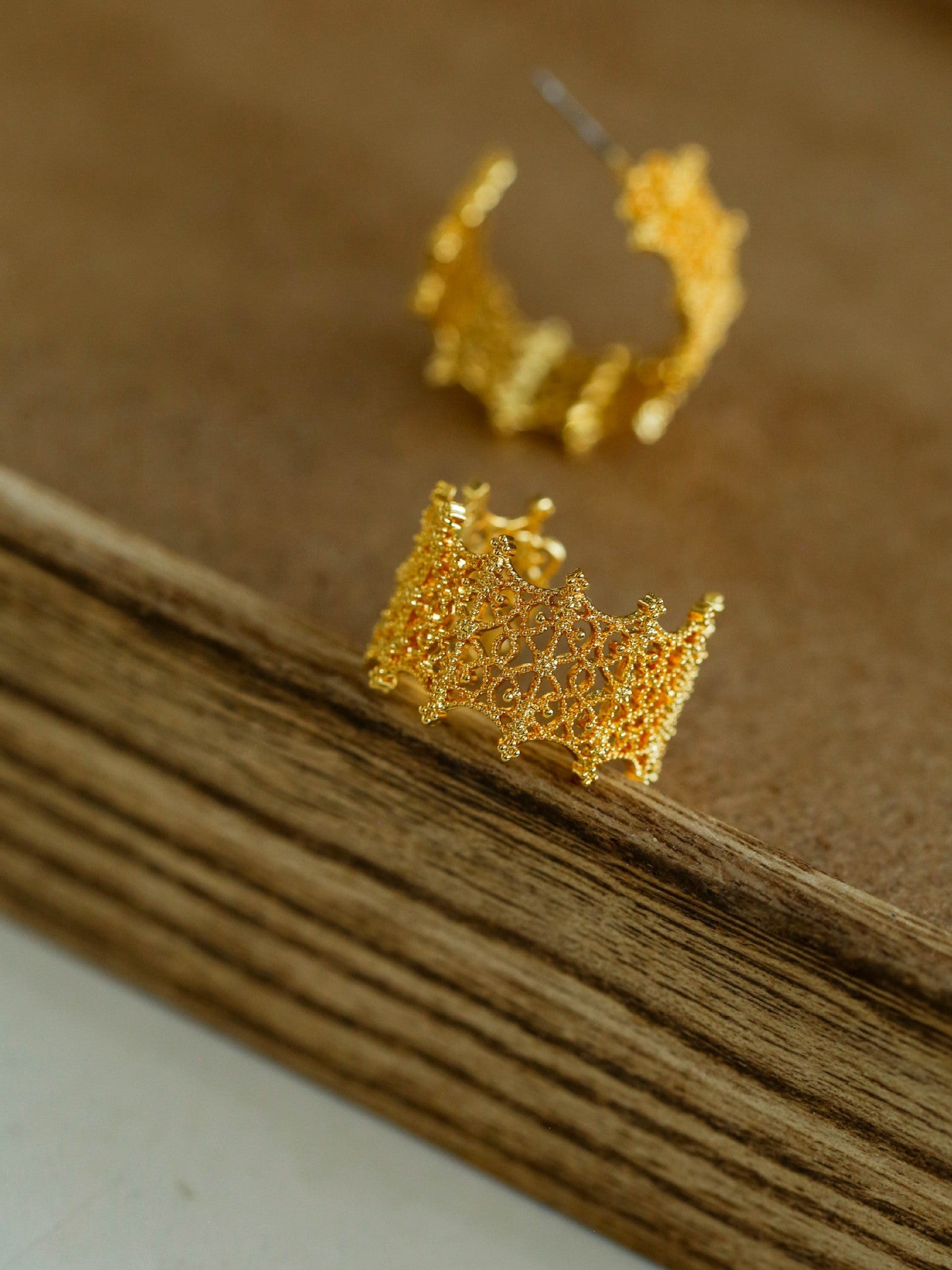 Vintage Chic Lace Huggie Earrings - floysun
