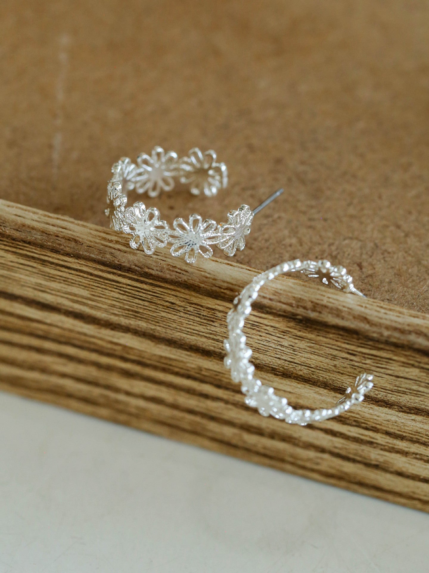 Vintage Chic Lace Huggie Earrings - floysun