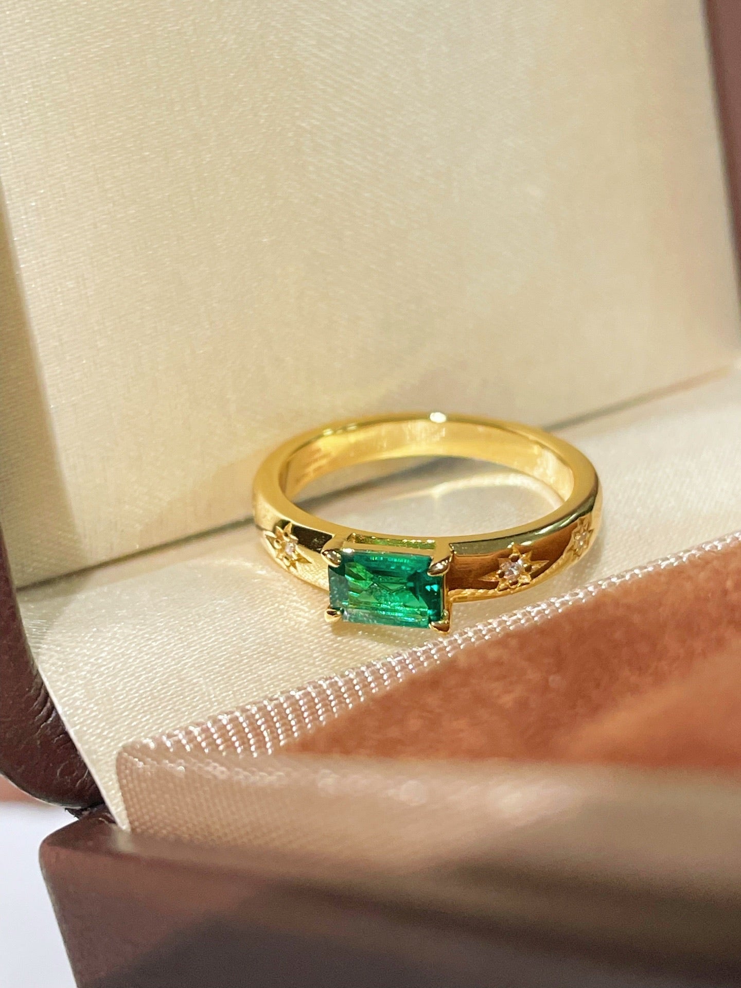 Vintage Emerald Octagram Ring - floysun