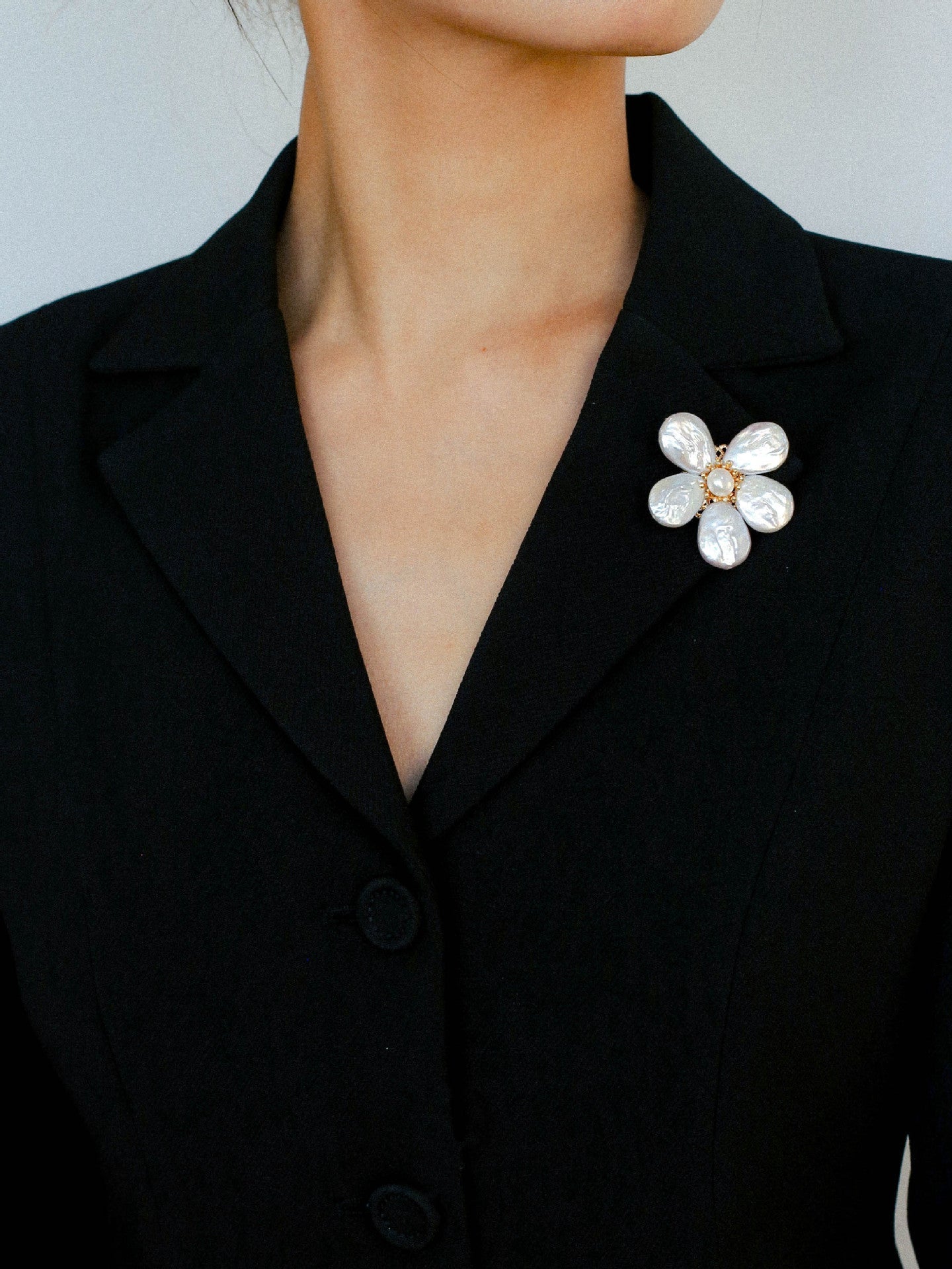 Vintage Freshwater Baroque Pearl Flower Brooch - floysun