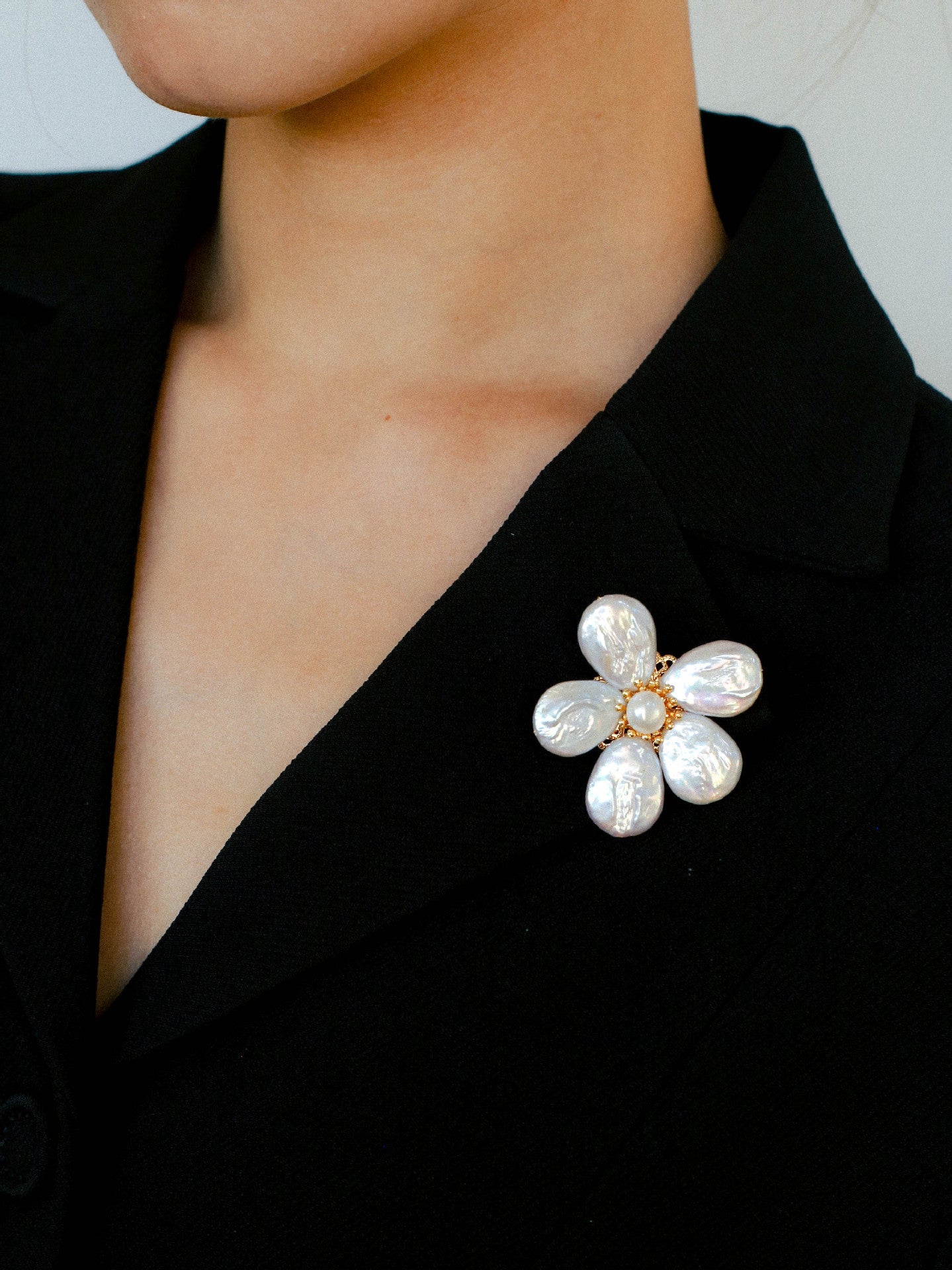 Vintage Freshwater Baroque Pearl Flower Brooch - floysun
