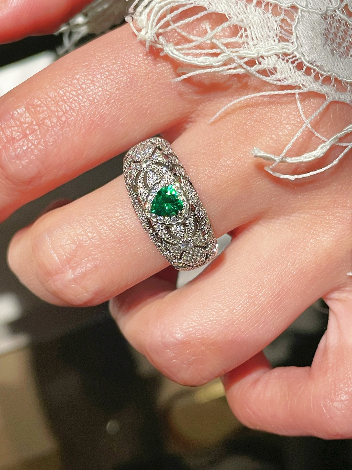 Vintage Heart - Shaped Emerald and Diamond Ring - floysun