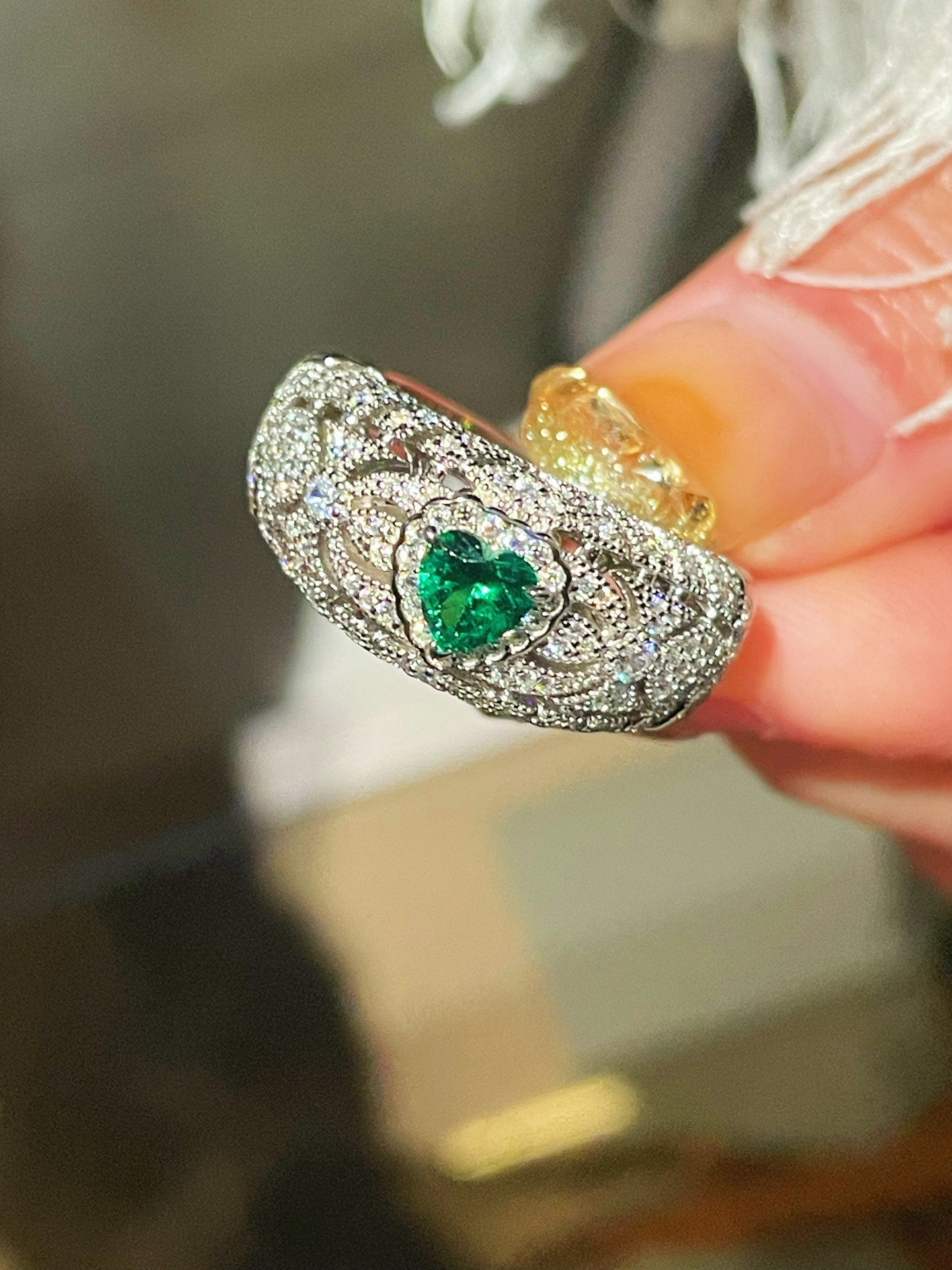 Vintage Heart - Shaped Emerald and Diamond Ring - floysun