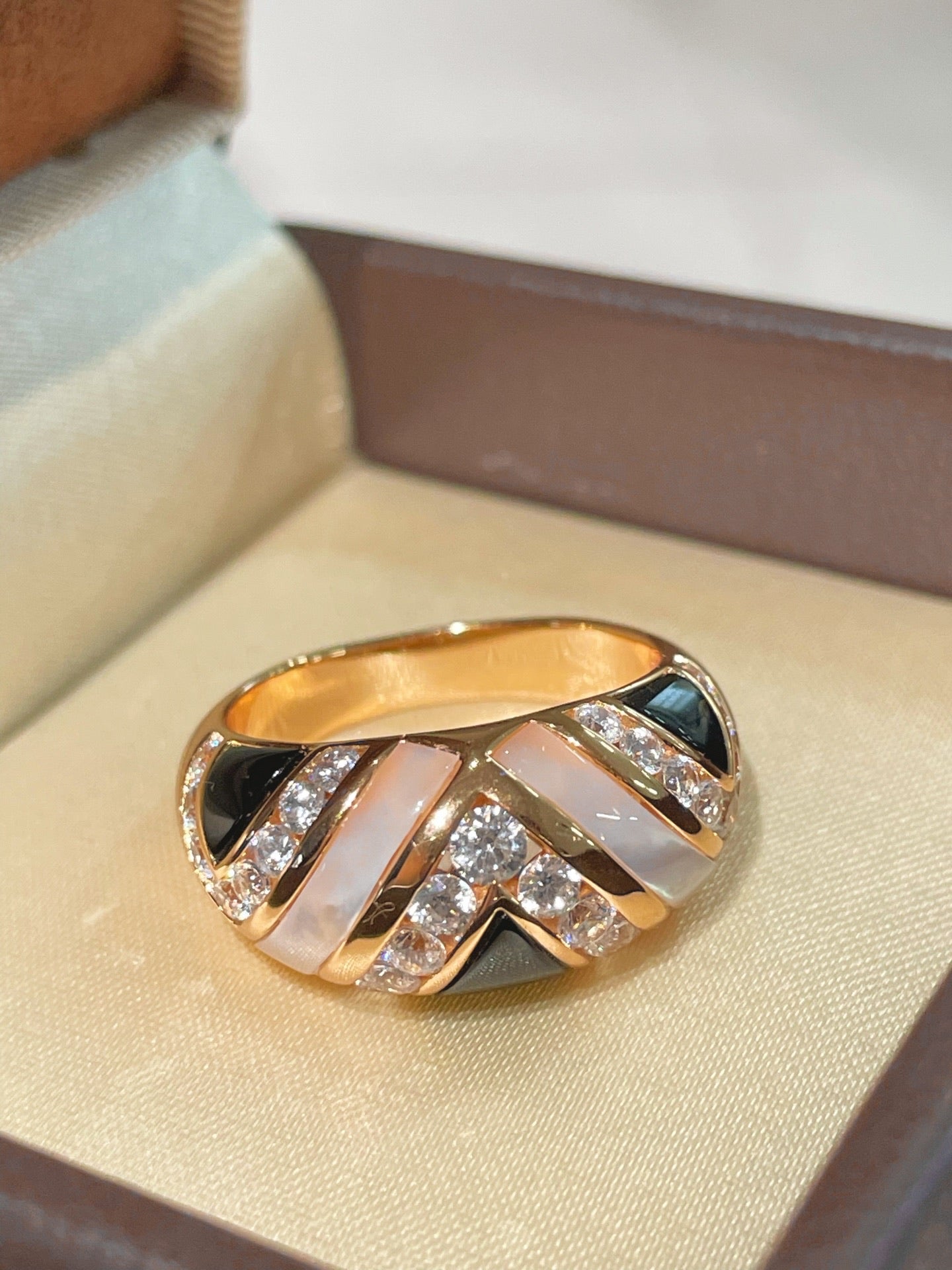 Vintage Inlay Ring – Black Onyx & White Mother - of - Pearl - floysun