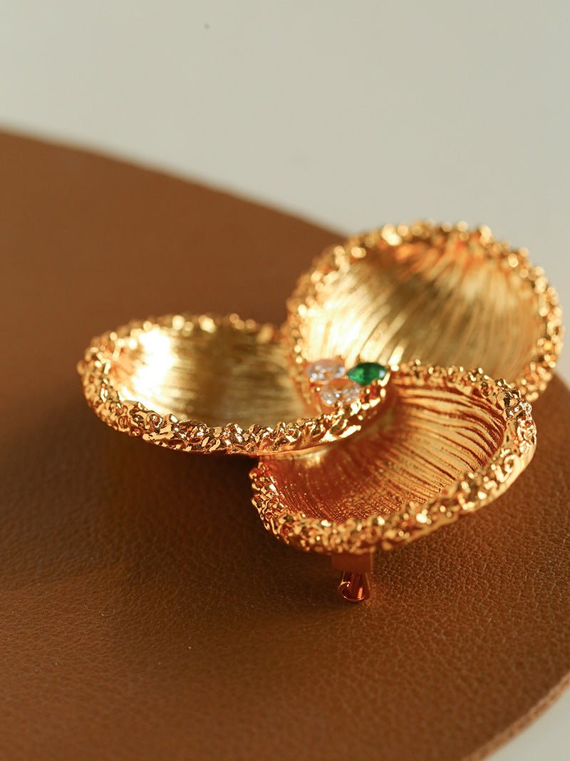 Vintage Palace Three - petal Flower Brooch - floysun