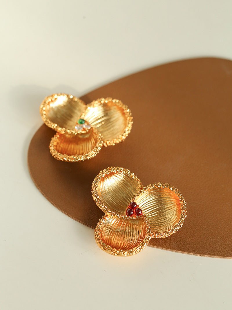 Vintage Palace Three - petal Flower Brooch - floysun