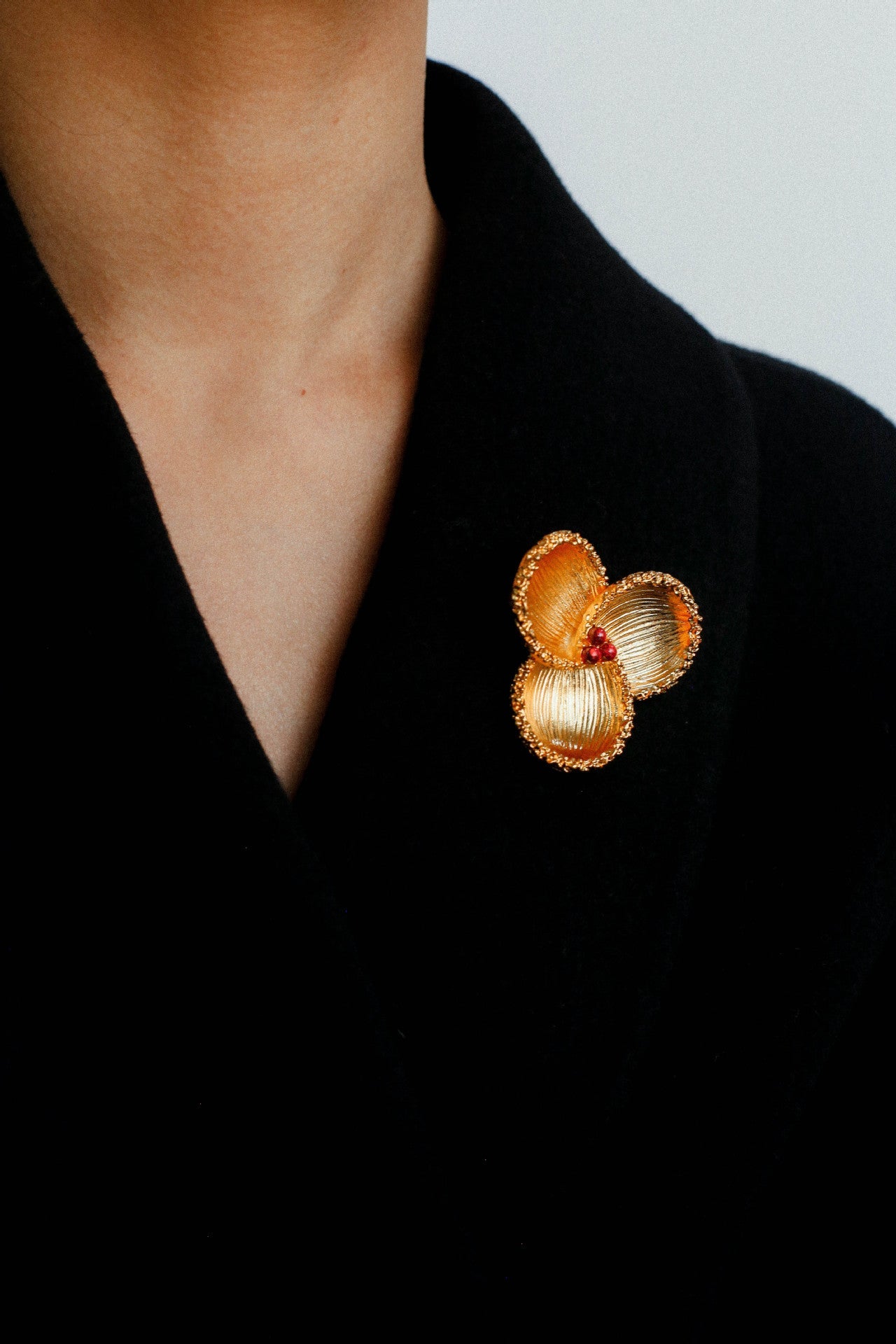 Vintage Palace Three - petal Flower Brooch - floysun