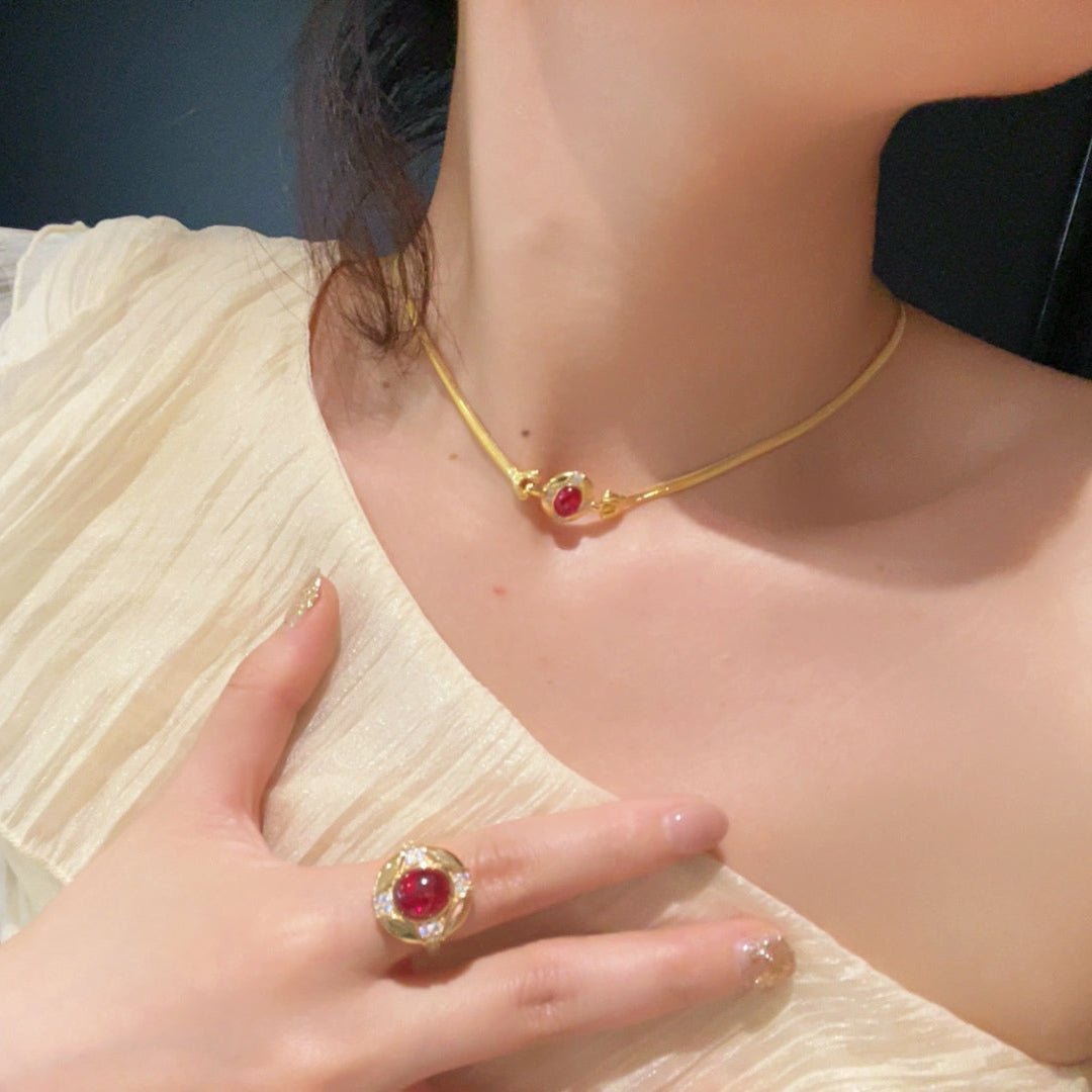 Vintage Regal Ruby Cabochon Snake Chain Necklace - floysun