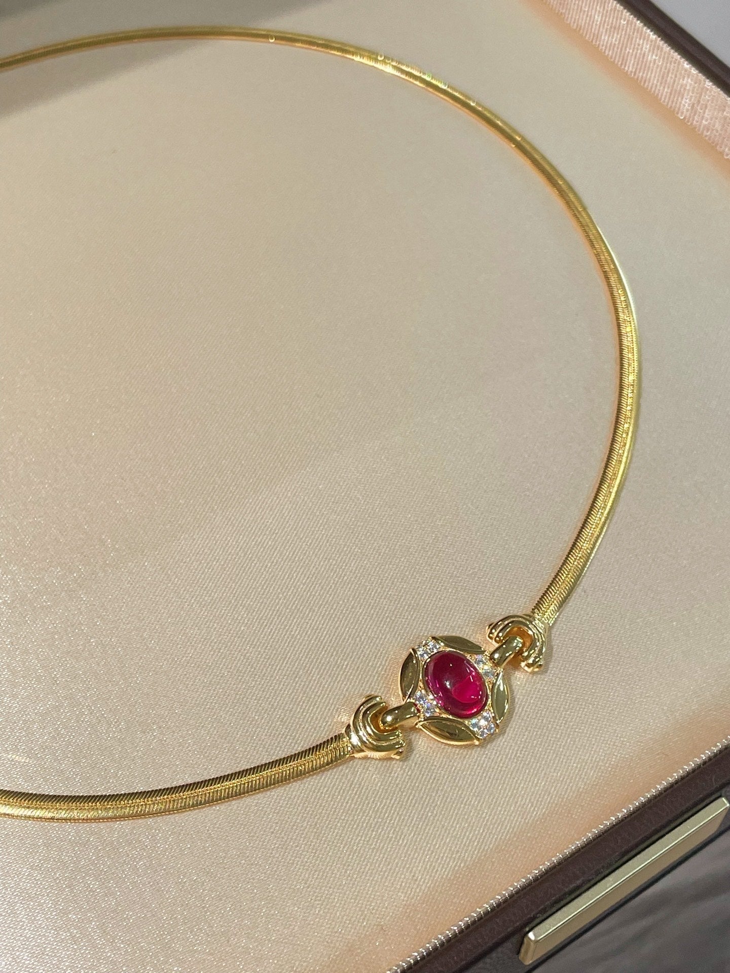 Vintage Regal Ruby Cabochon Snake Chain Necklace - floysun
