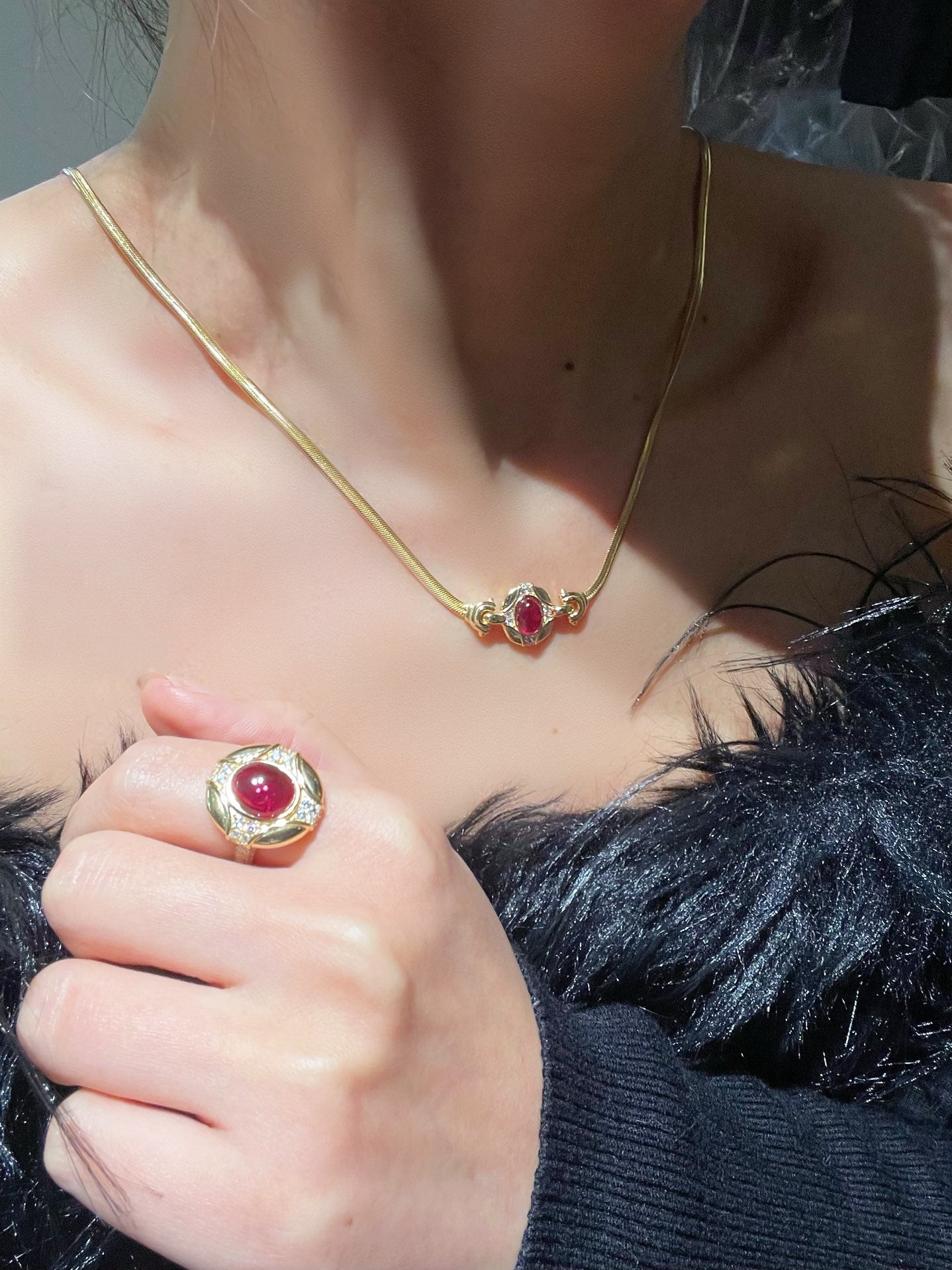 Vintage Regal Ruby Cabochon Snake Chain Necklace - floysun