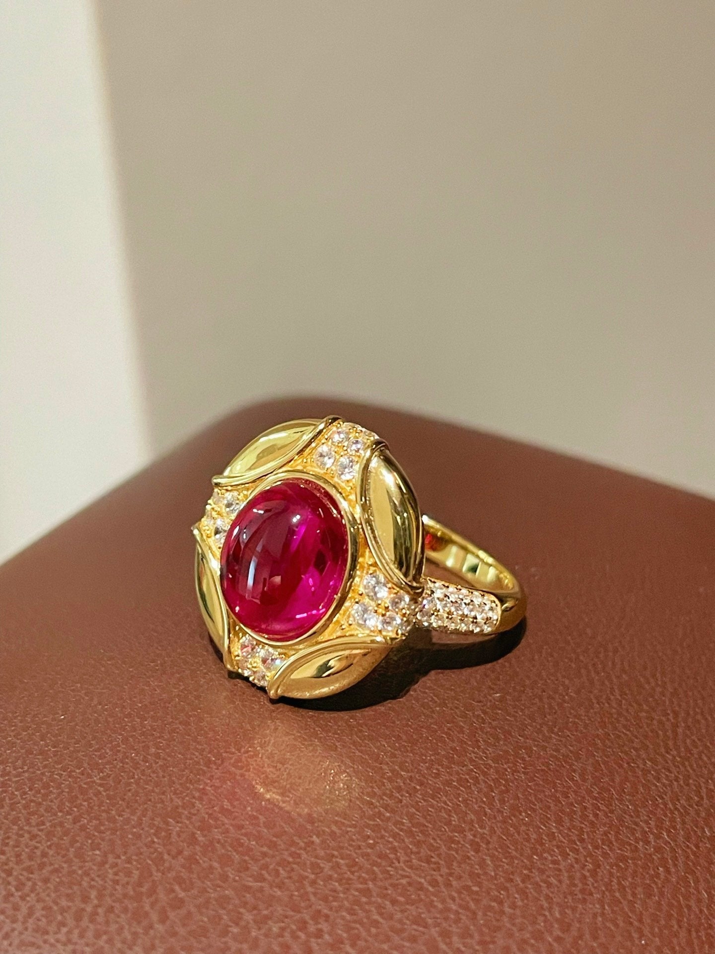 Vintage Ruby Cabochon Ring - floysun