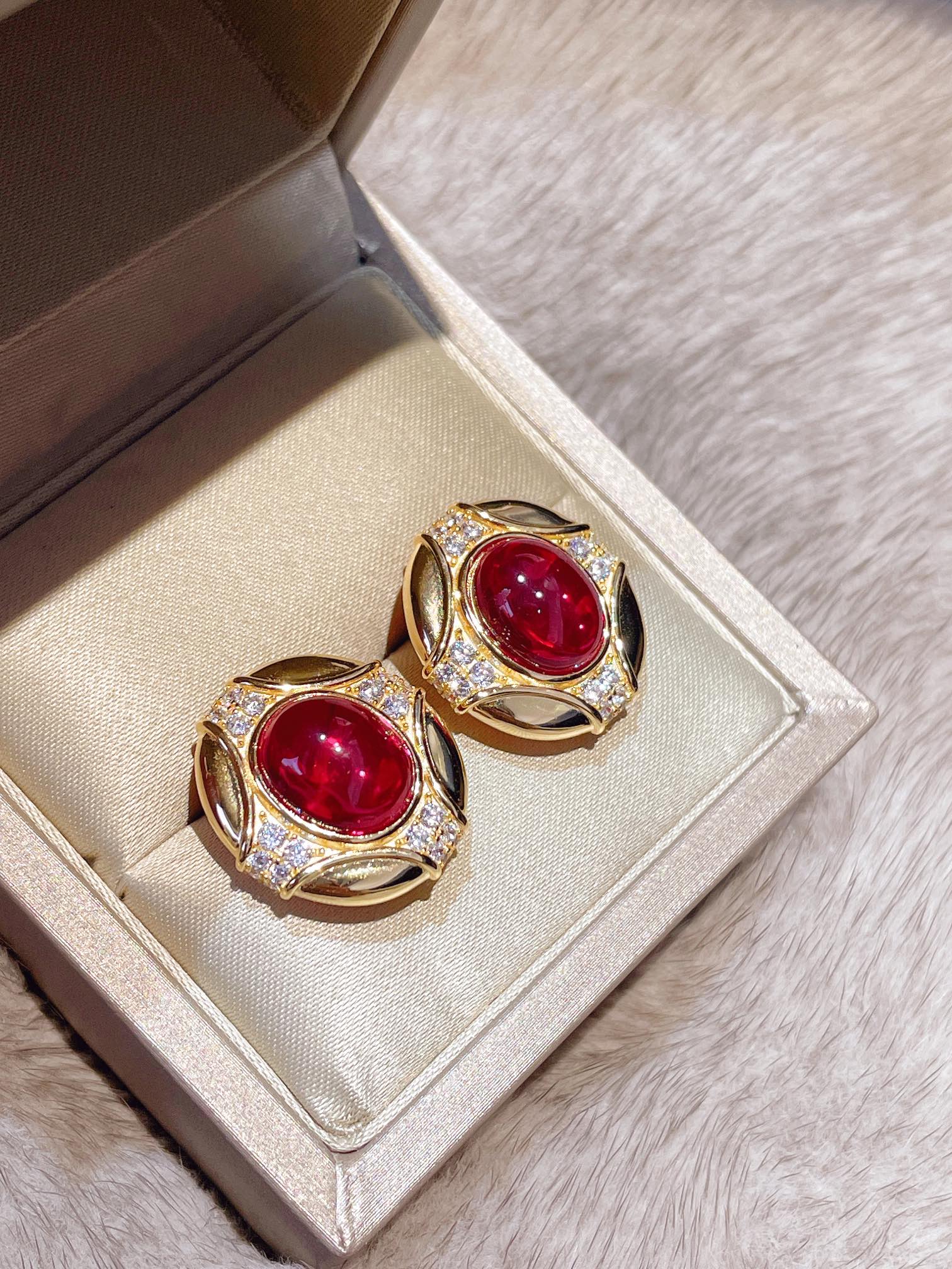 Vintage Ruby Royale Set – Stud Earrings - floysun