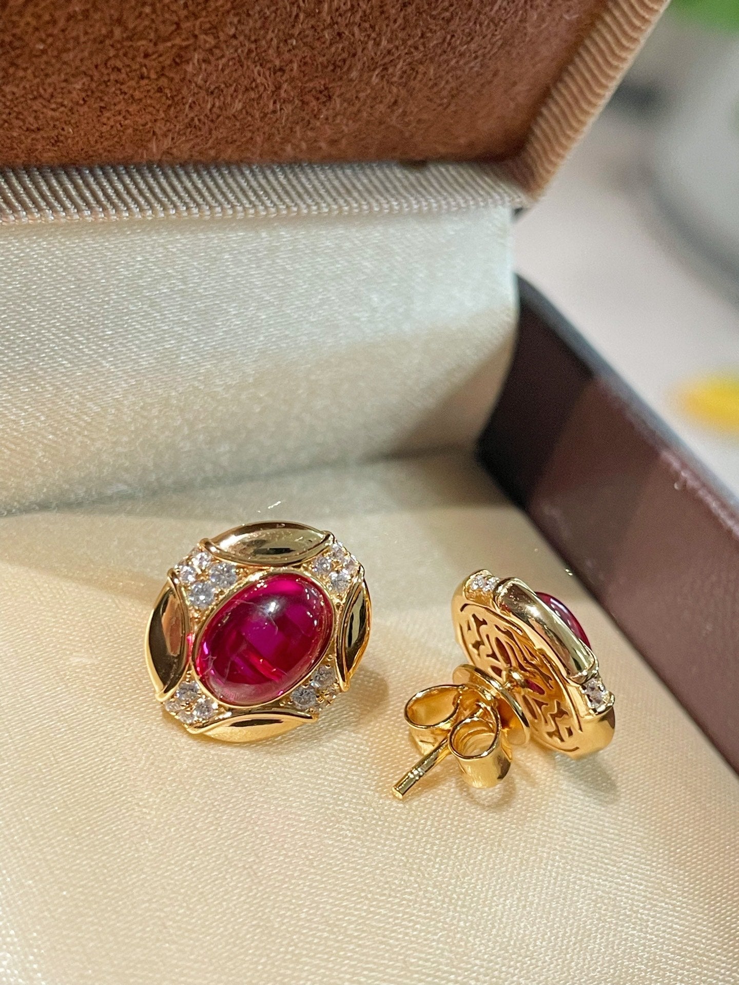 Vintage Ruby Royale Set – Stud Earrings - floysun