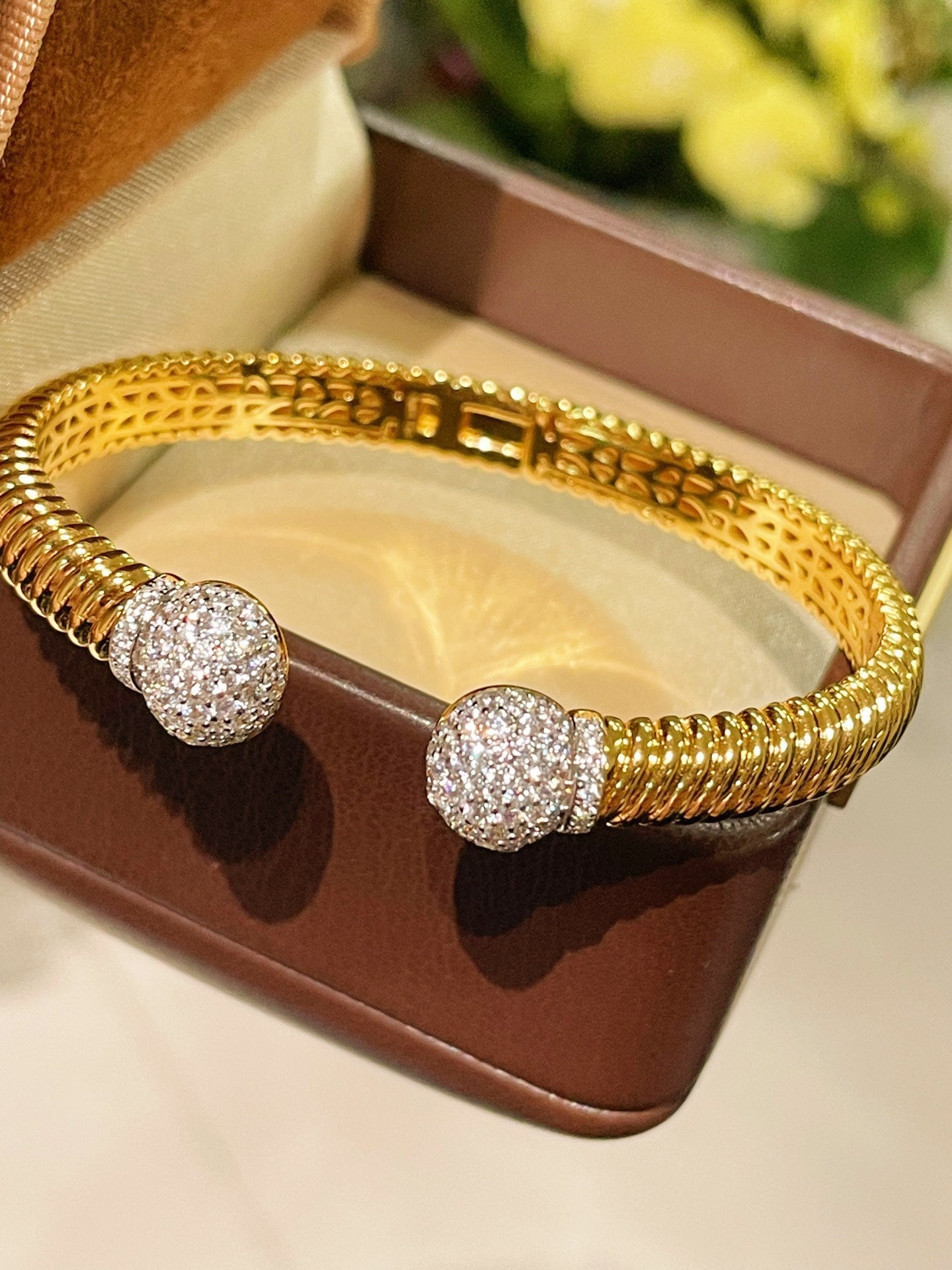 Vintage Spiral Pavé Open Bangle - floysun