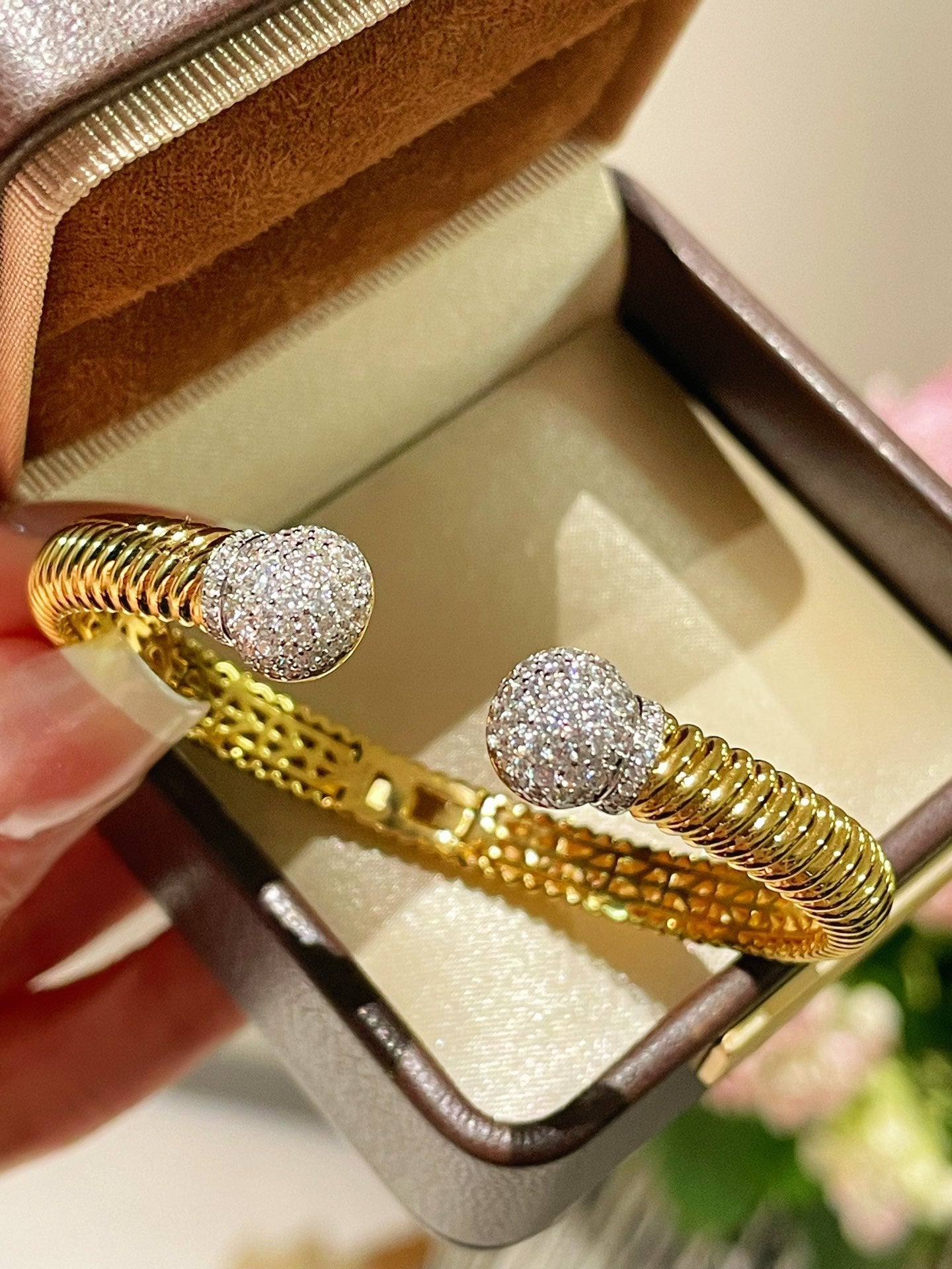 Vintage Spiral Pavé Open Bangle - floysun