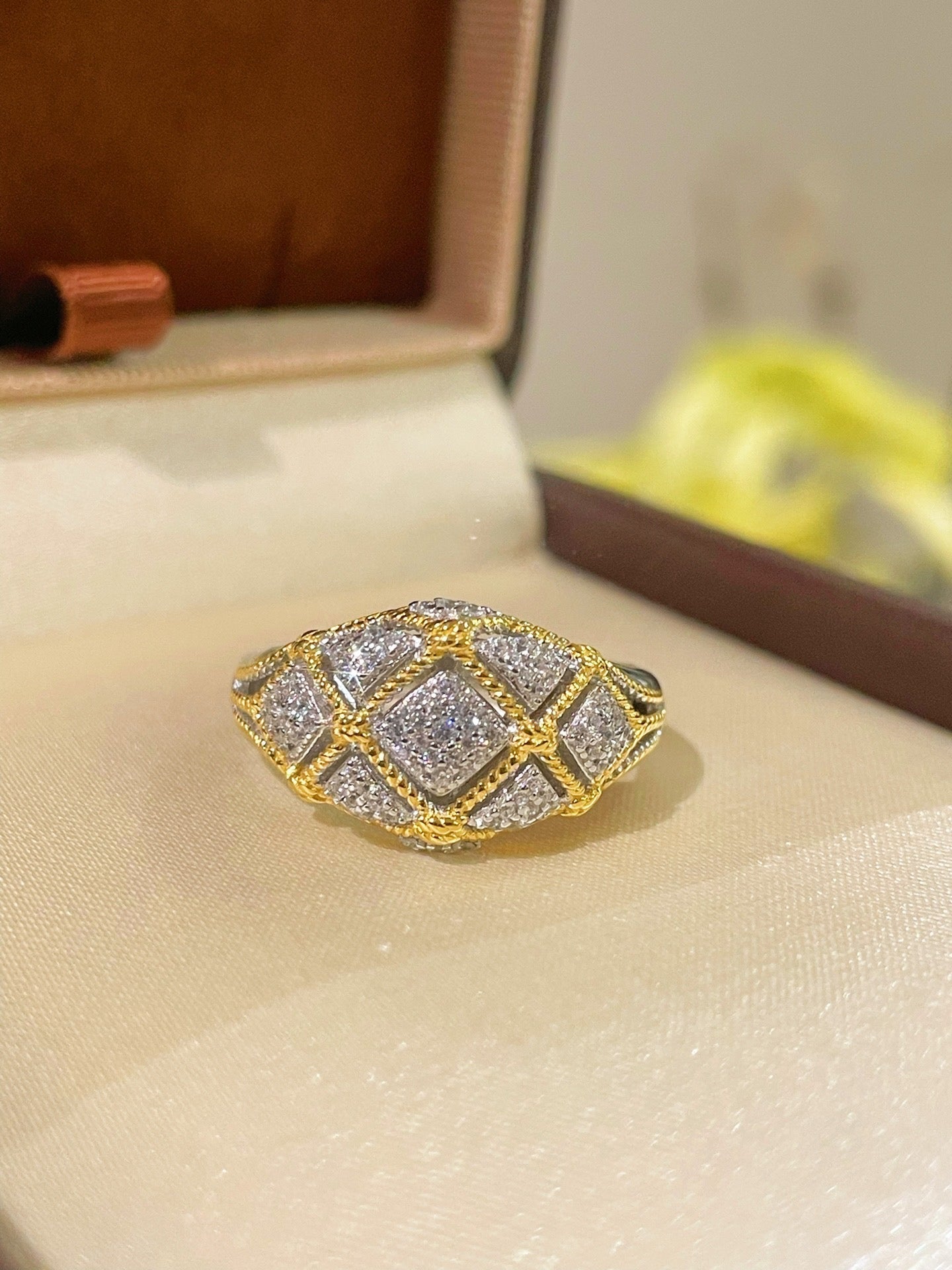 Vintage Split - Tone Hollow Diamond Lattice Ring - floysun