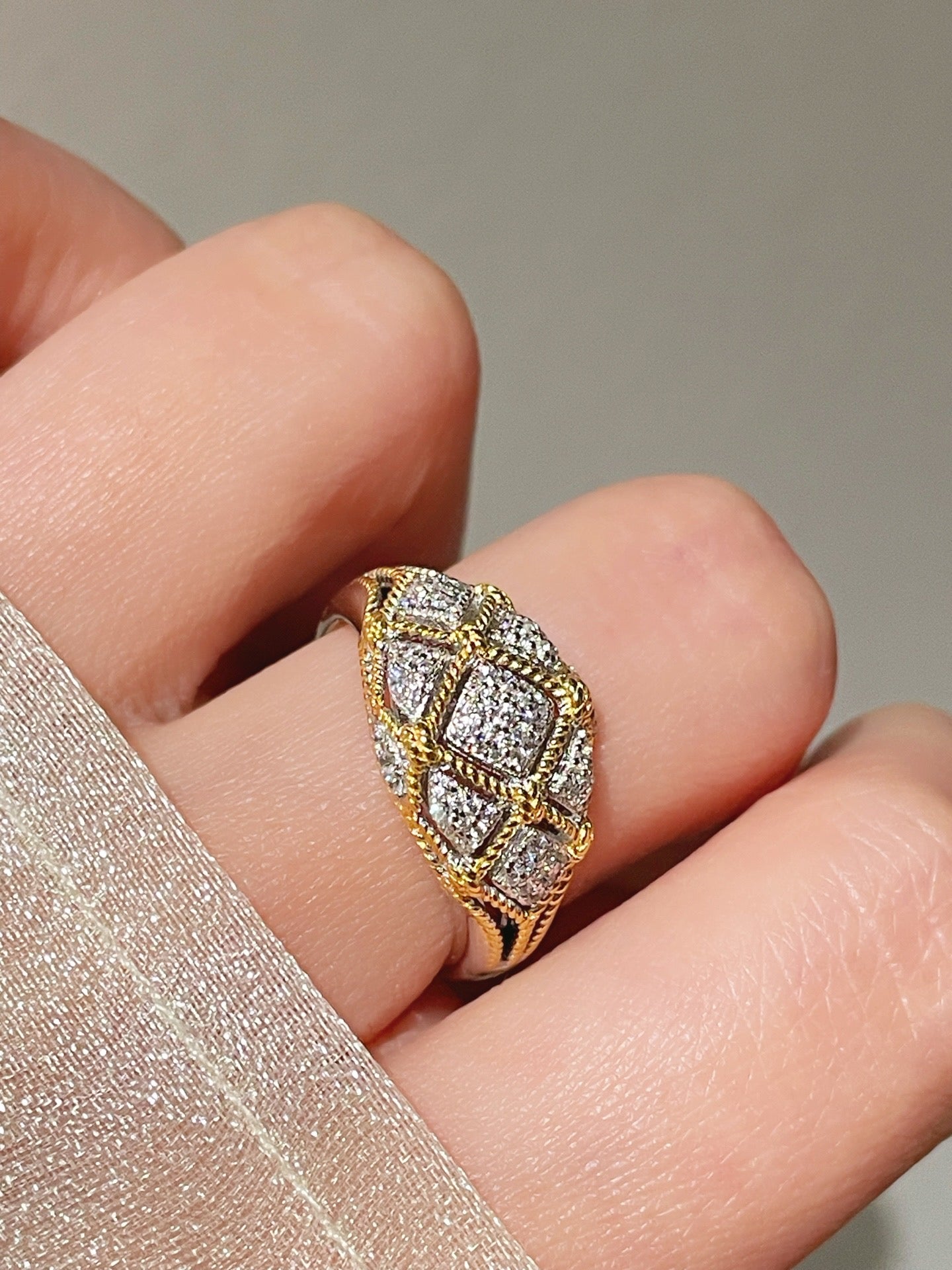 Vintage Split - Tone Hollow Diamond Lattice Ring - floysun