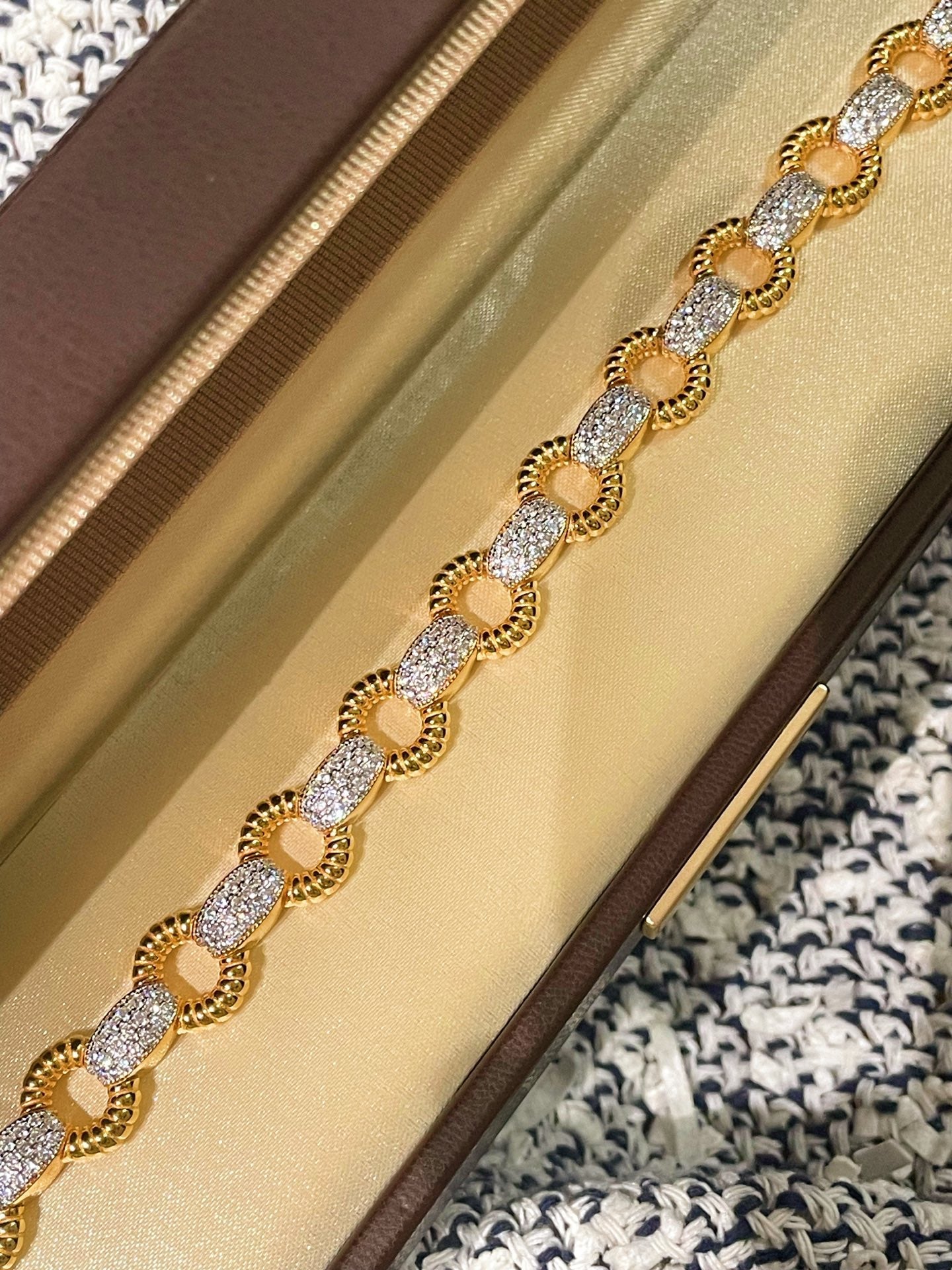 Vintage Weave Circle Pavé Bracelet - floysun