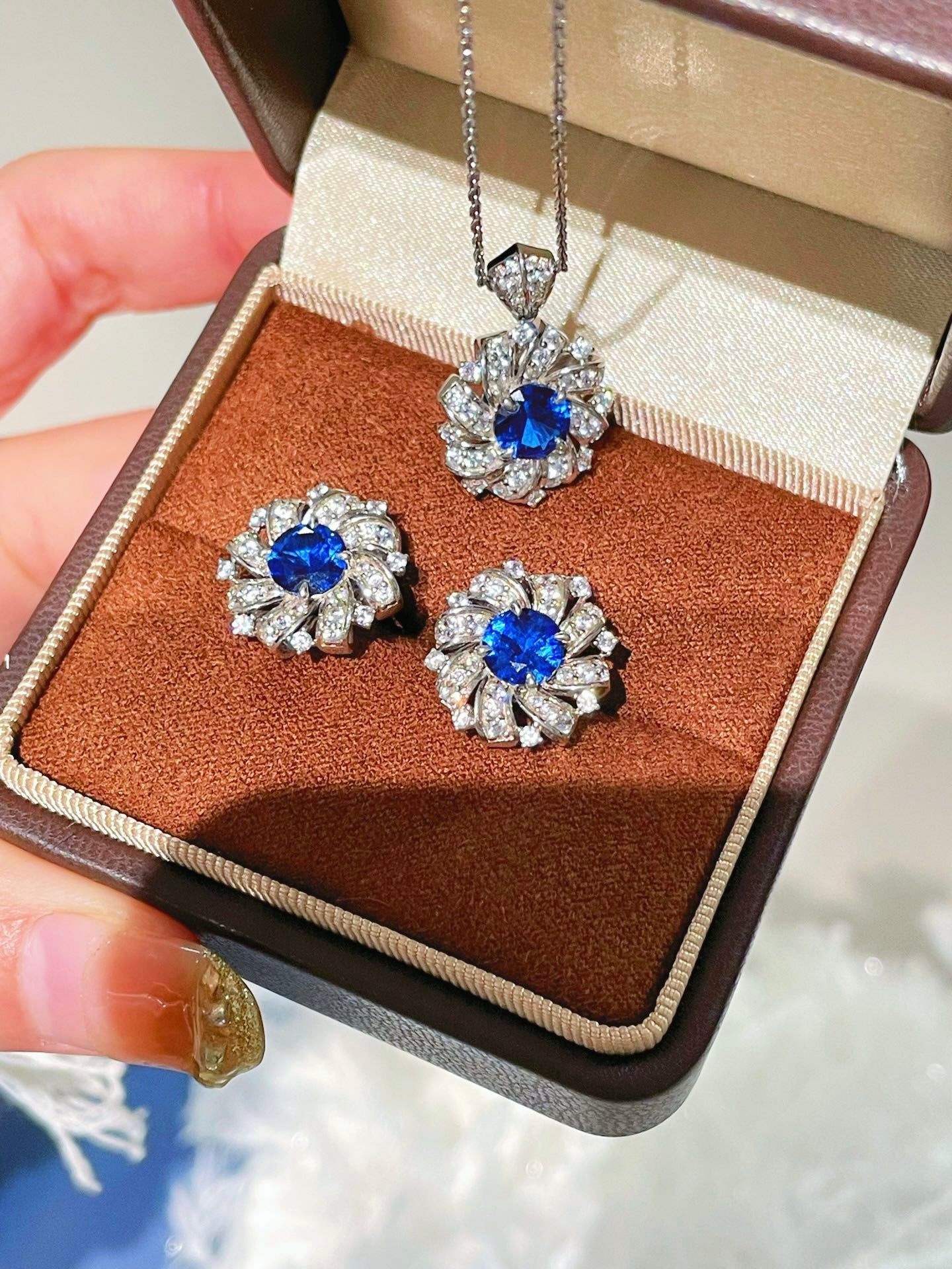 Whirlwind Blue Sapphire Earrings - floysun