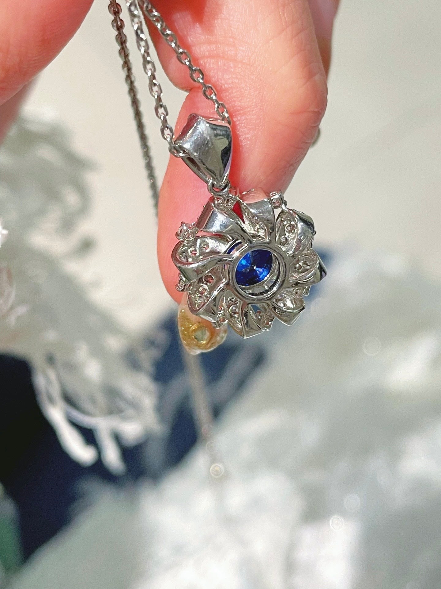 Whirlwind Blue Sapphire Necklace - floysun