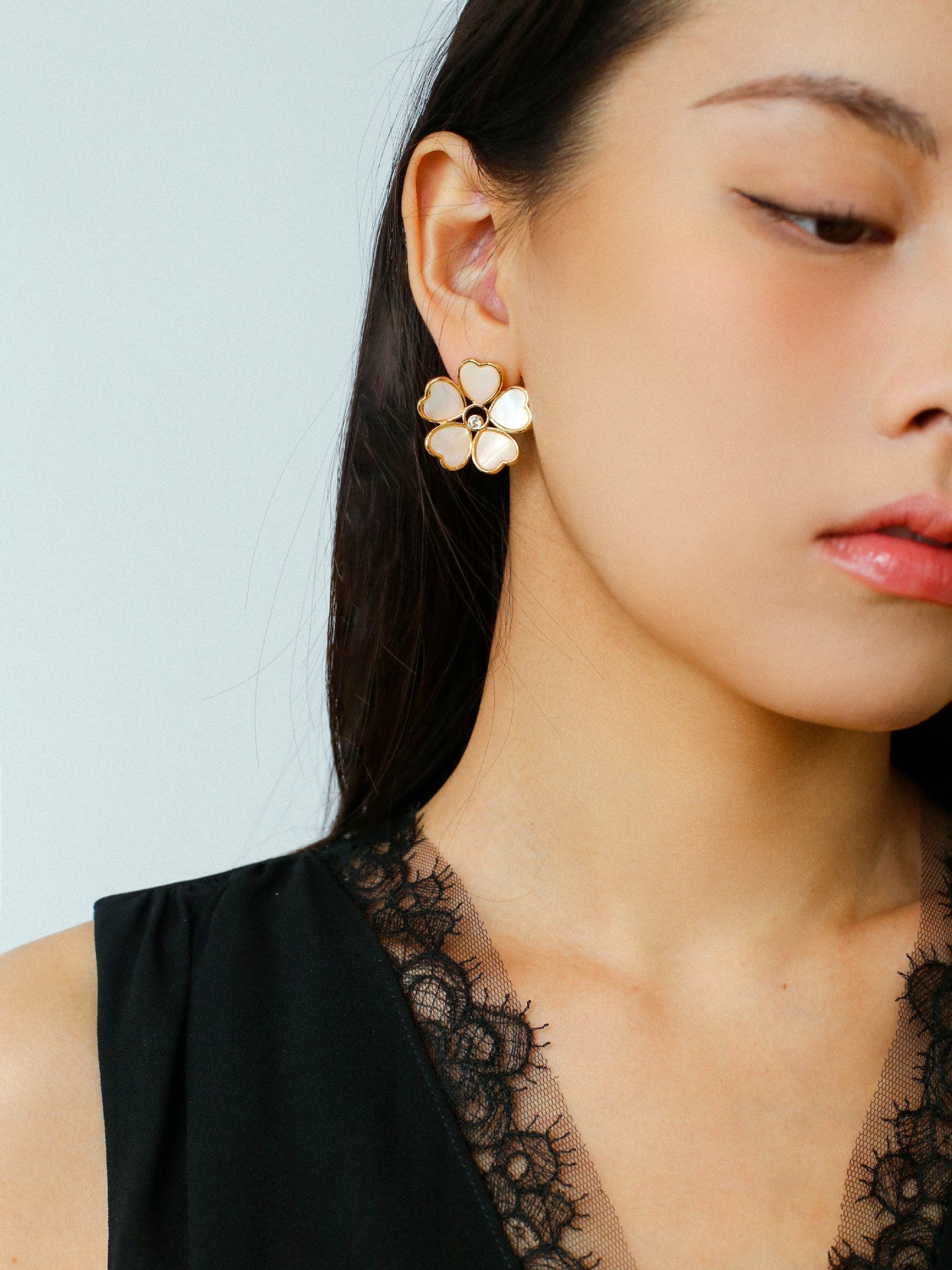 White Mother - of - Pearl Heart Blossom Stud Earrings - floysun