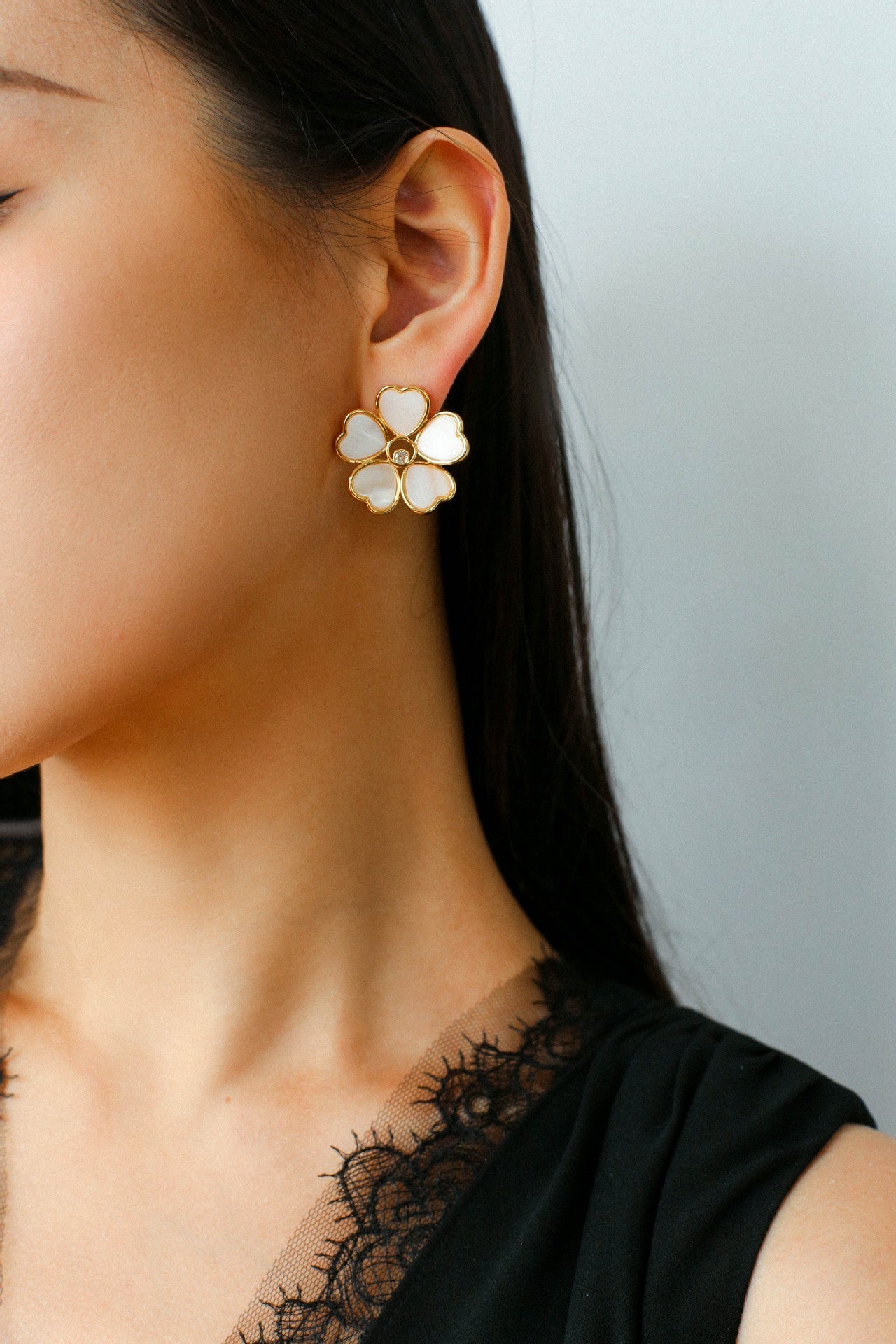 White Mother - of - Pearl Heart Blossom Stud Earrings - floysun