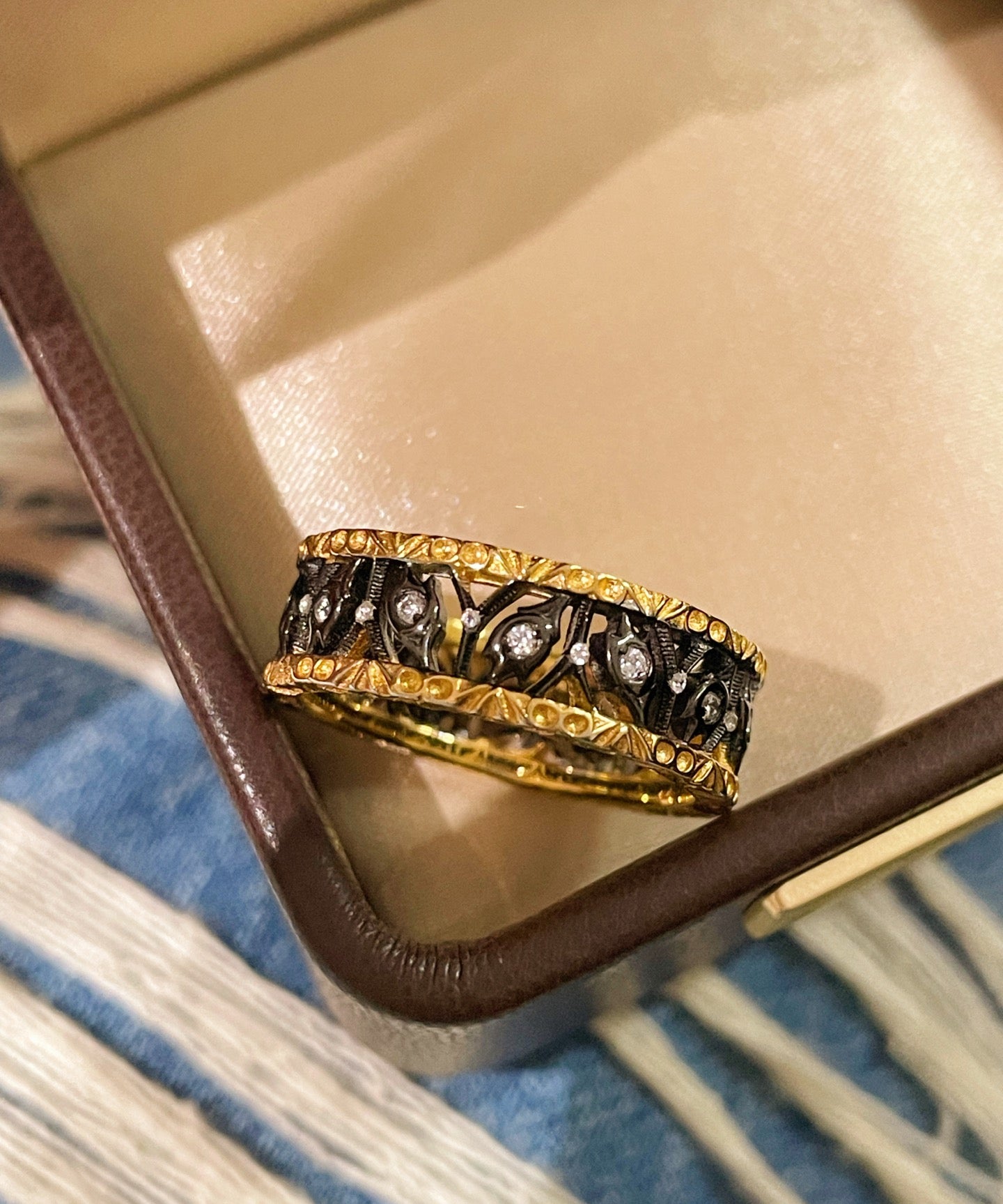 Vintage Carved Leaf Two-Tone Ring