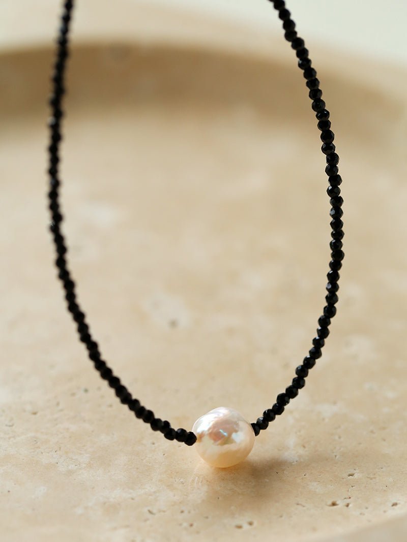 Monochrome Elegance Baroque Pearl Necklace - floysun