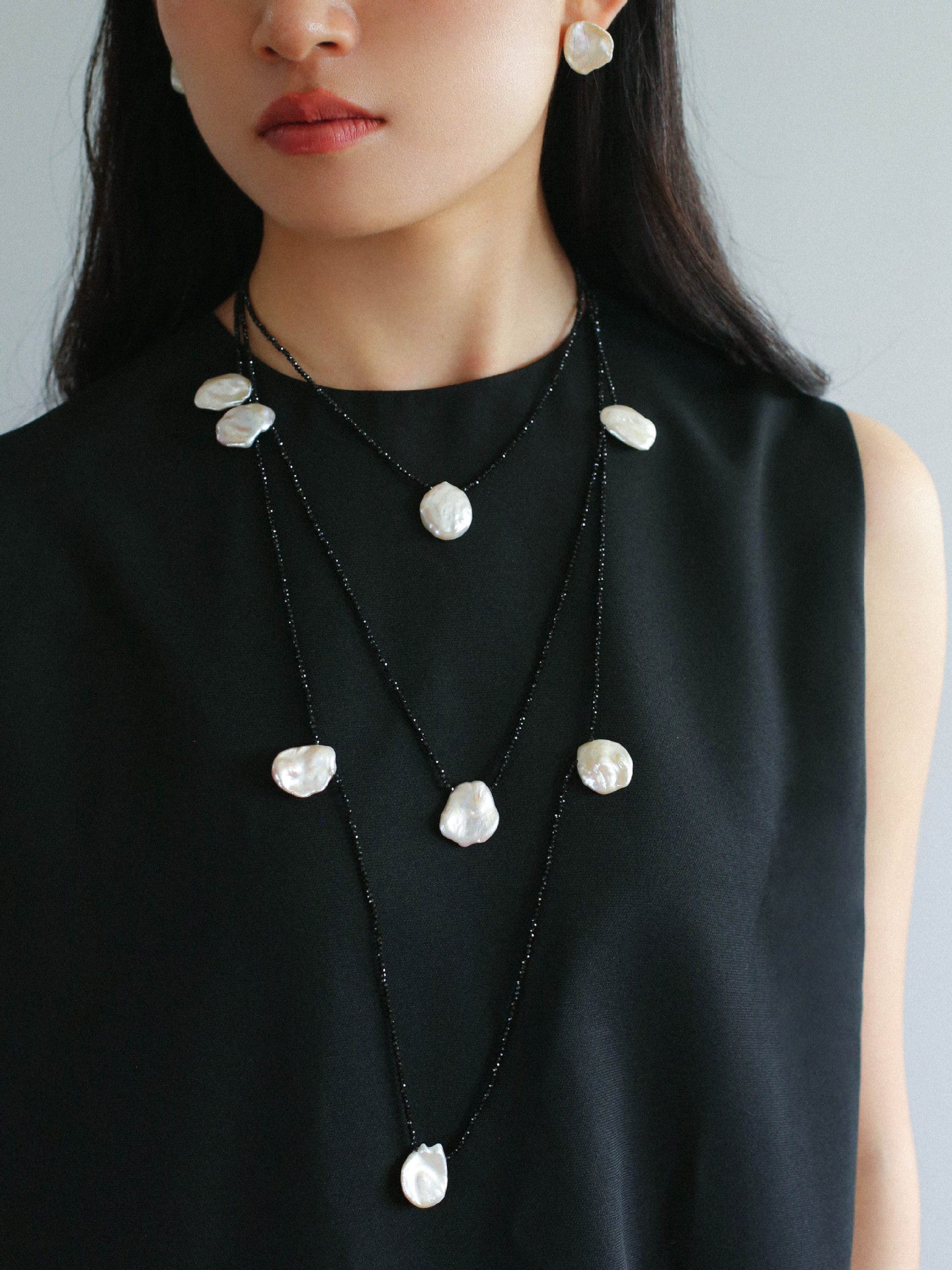 Nine Large Petal Baroque Pearls Black Spinel Necklace - floysun