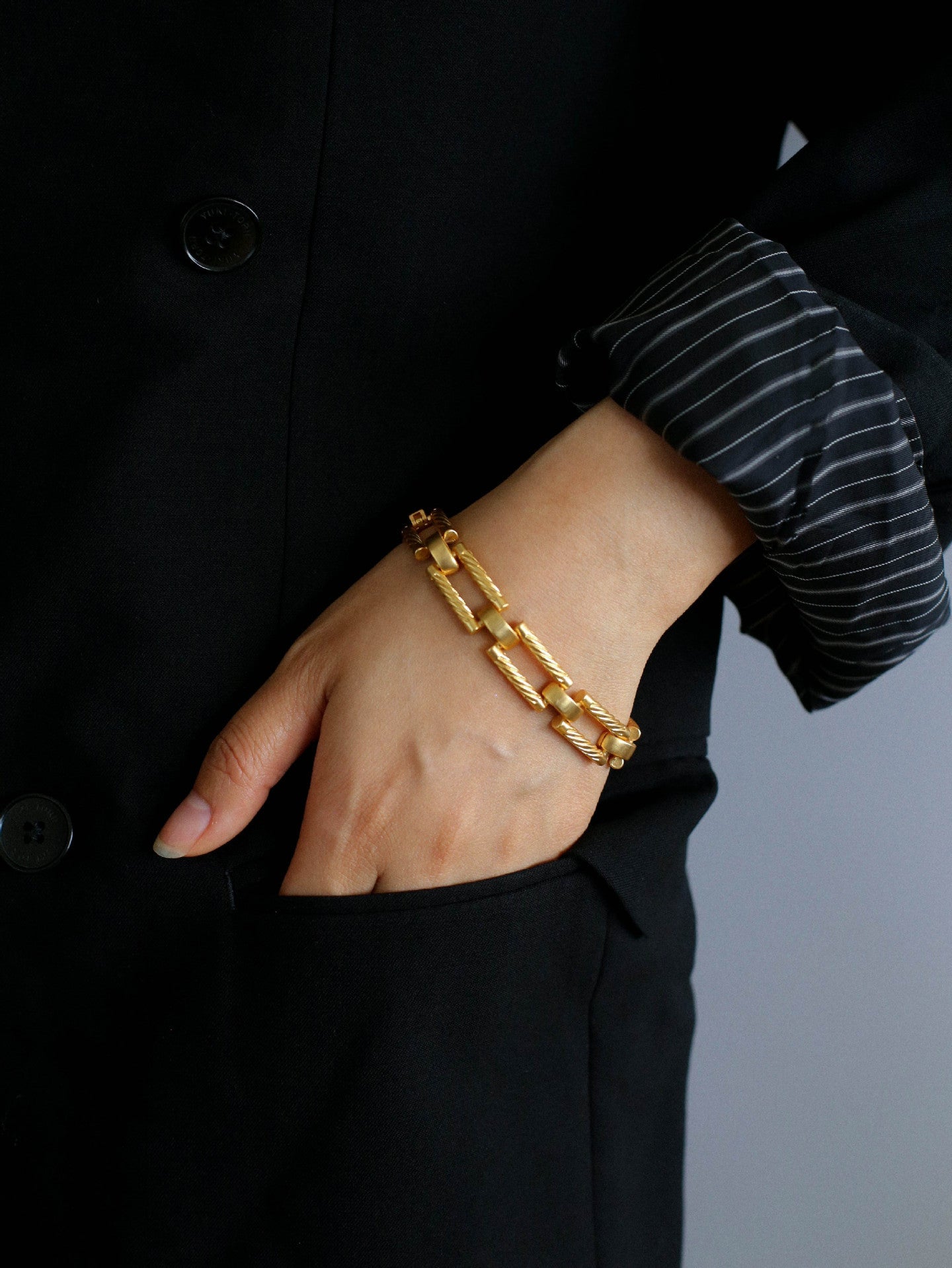 Retro Frosted Gold Square Chain Bracelet - floysun