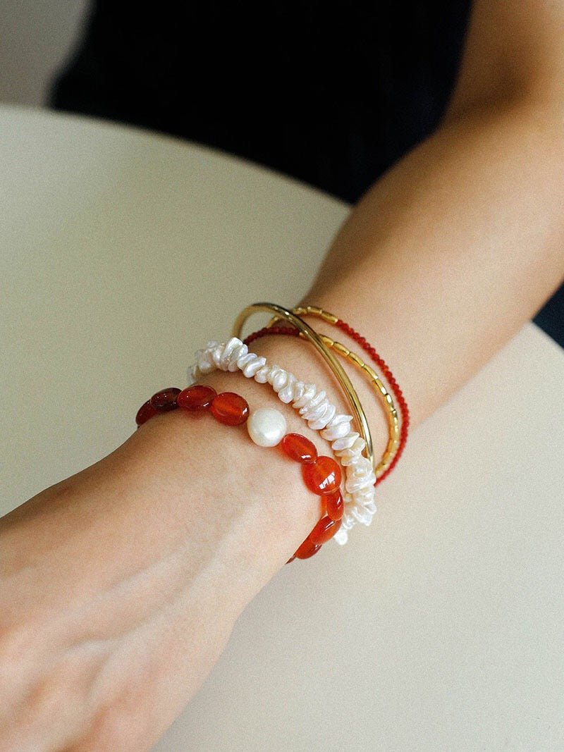 Timeless Elegance: Red Agate and Baroque Pearl Bracelet - floysun