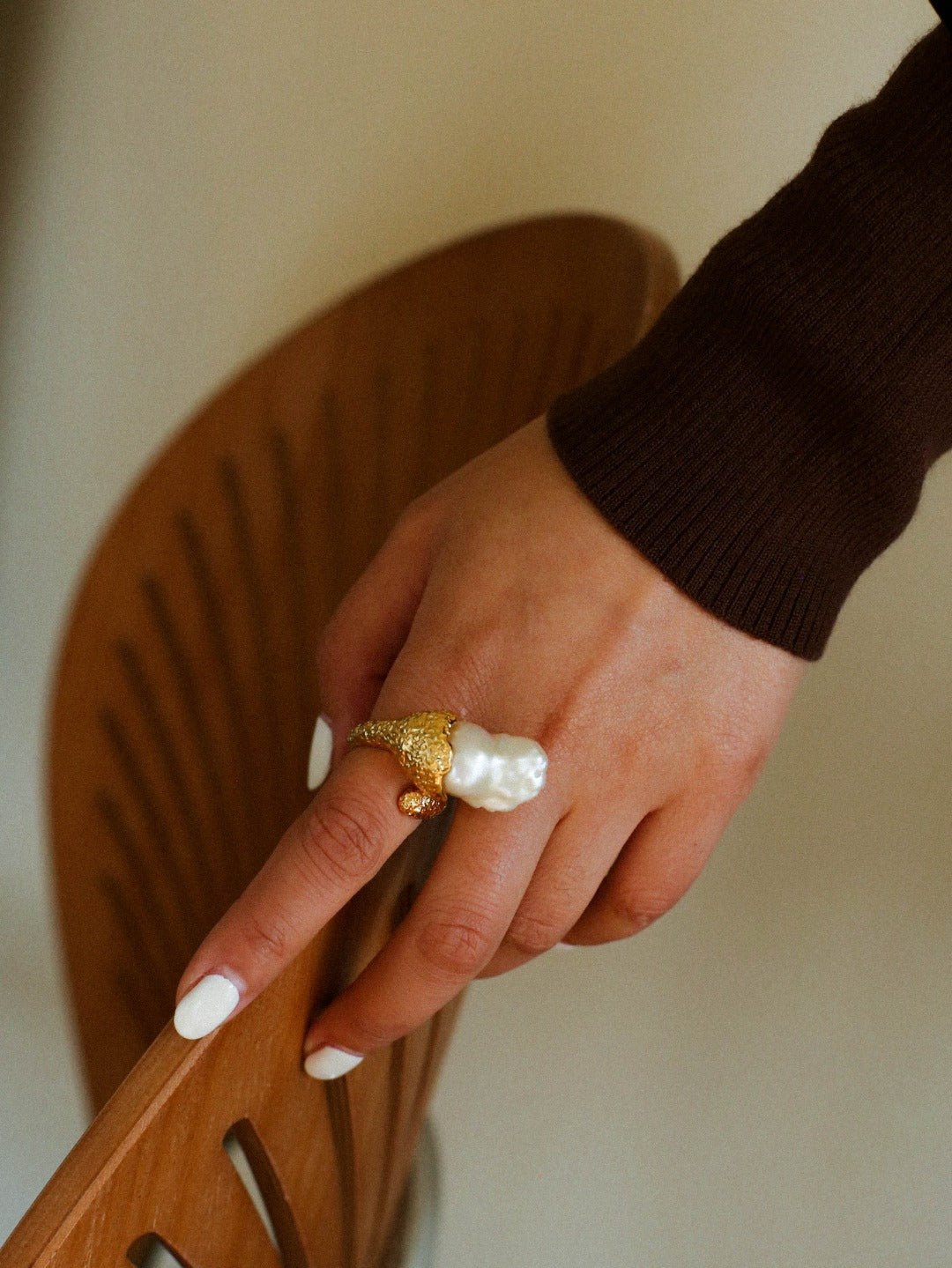Vintage Floral Orb Fish-Tail Baroque Pearl Rings - floysun