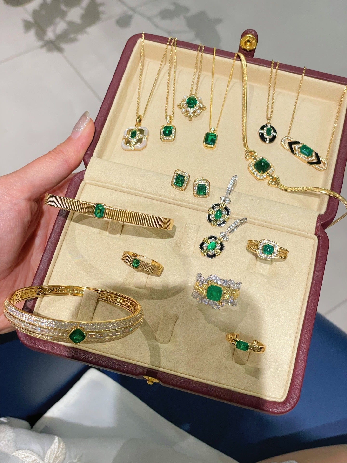 Understanding Lab-Grown Gemstones - floysun