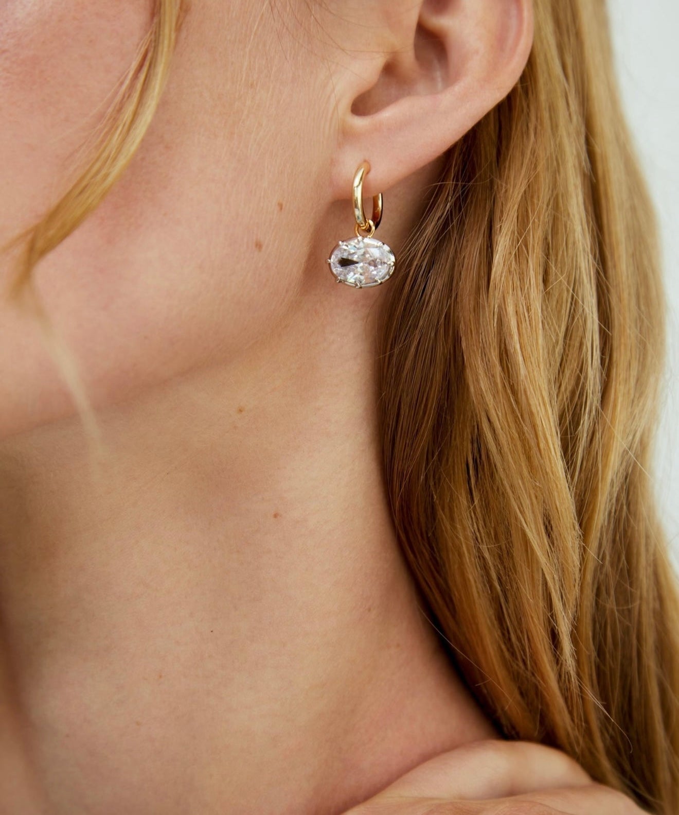 Classic 8 × 12 mm Oval Diamond Simulant Huggie Hoop Earrings - floysun